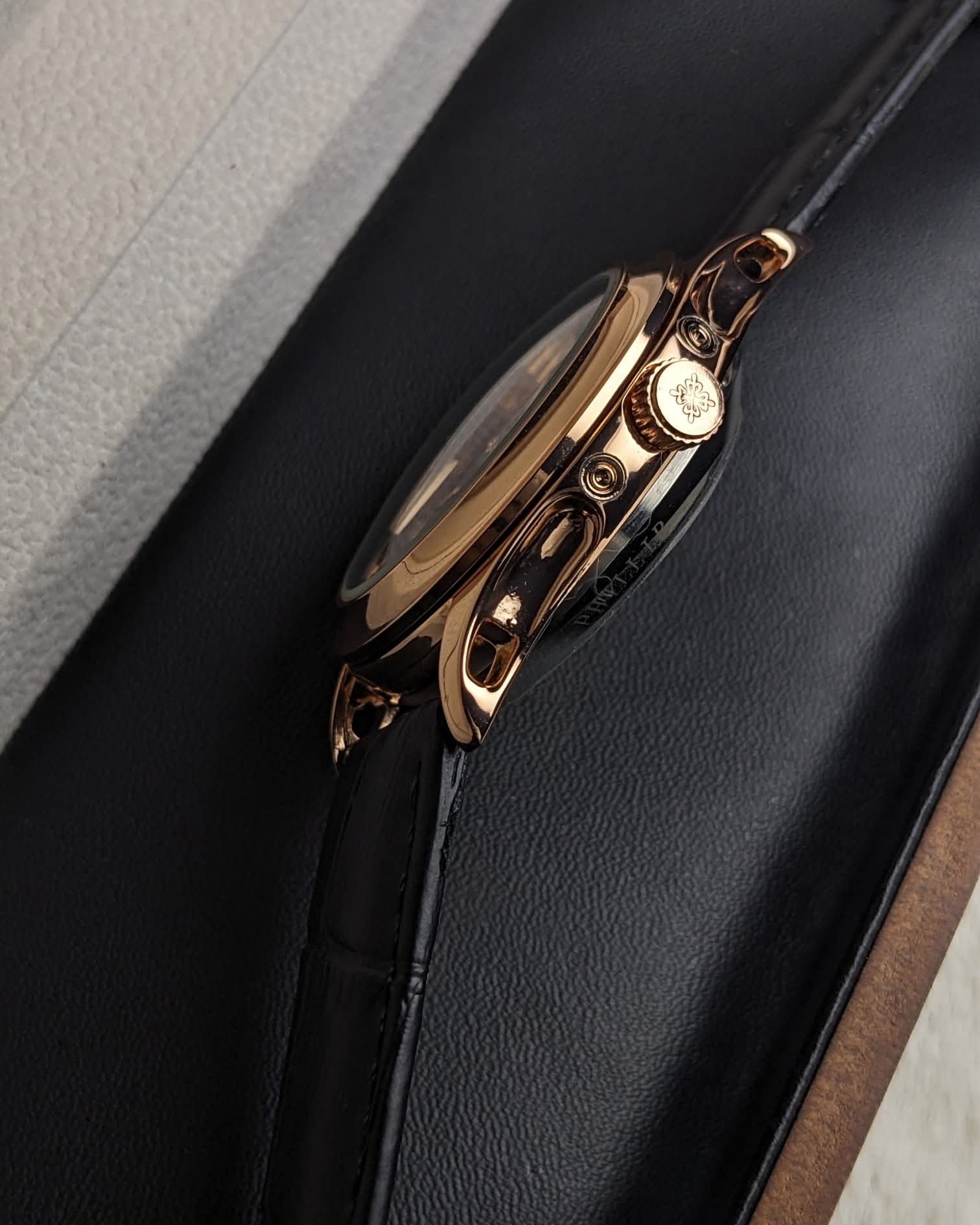 Patek Phillippe Quartz Watch Black Face_img_2