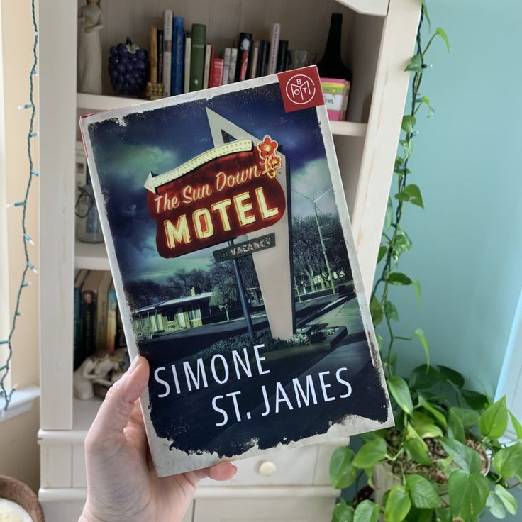 The Sun Down Motel Book by Simone St. James_img_1