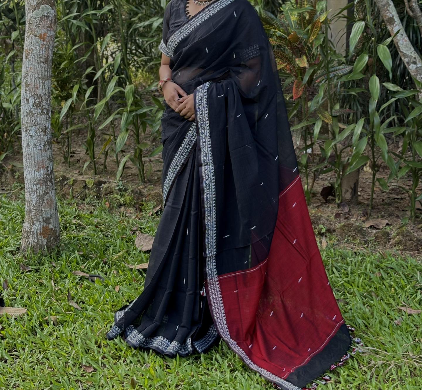 Black classic Handloom Sharee_img_5