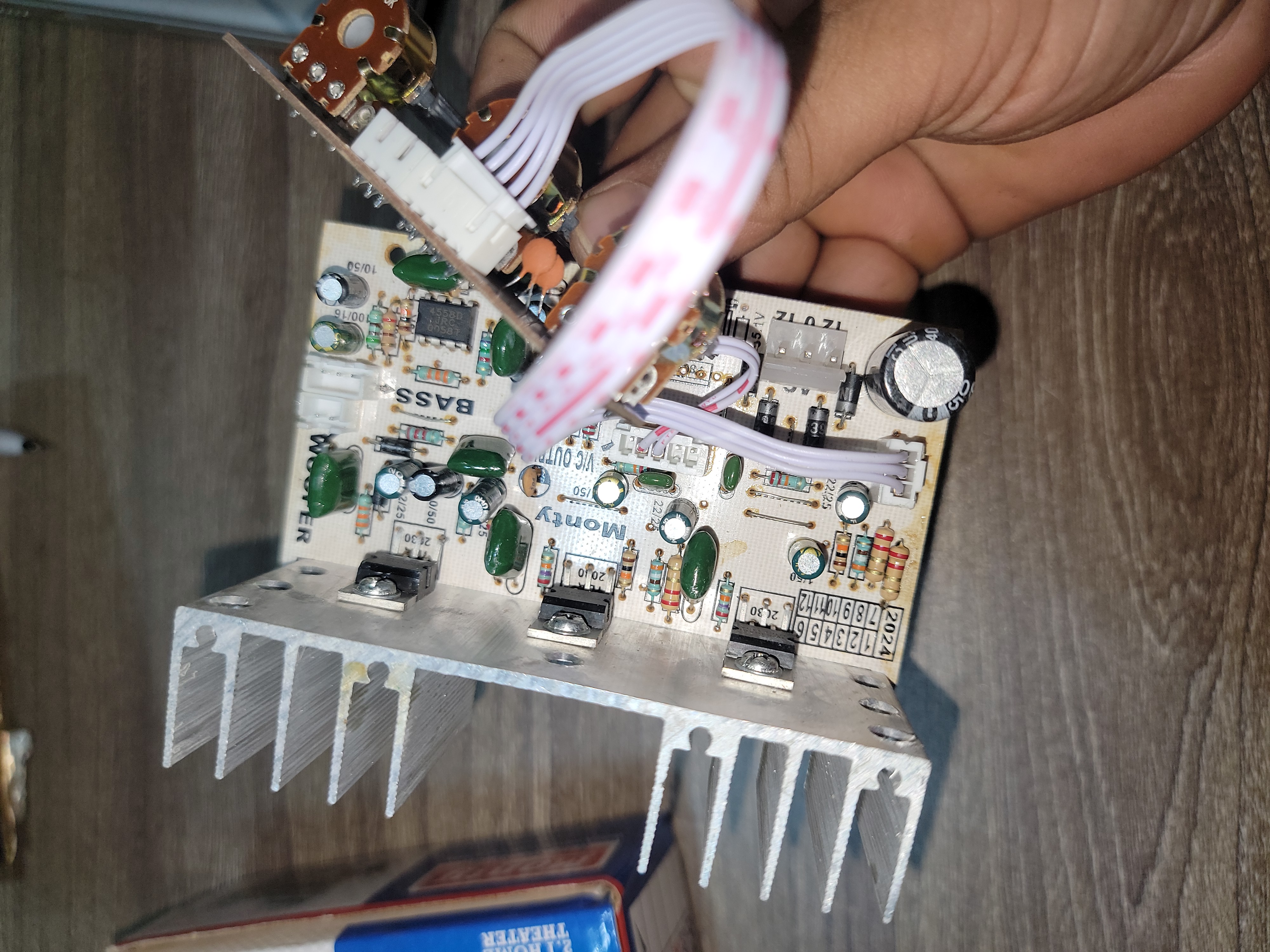 2.1 Amplifier circuit