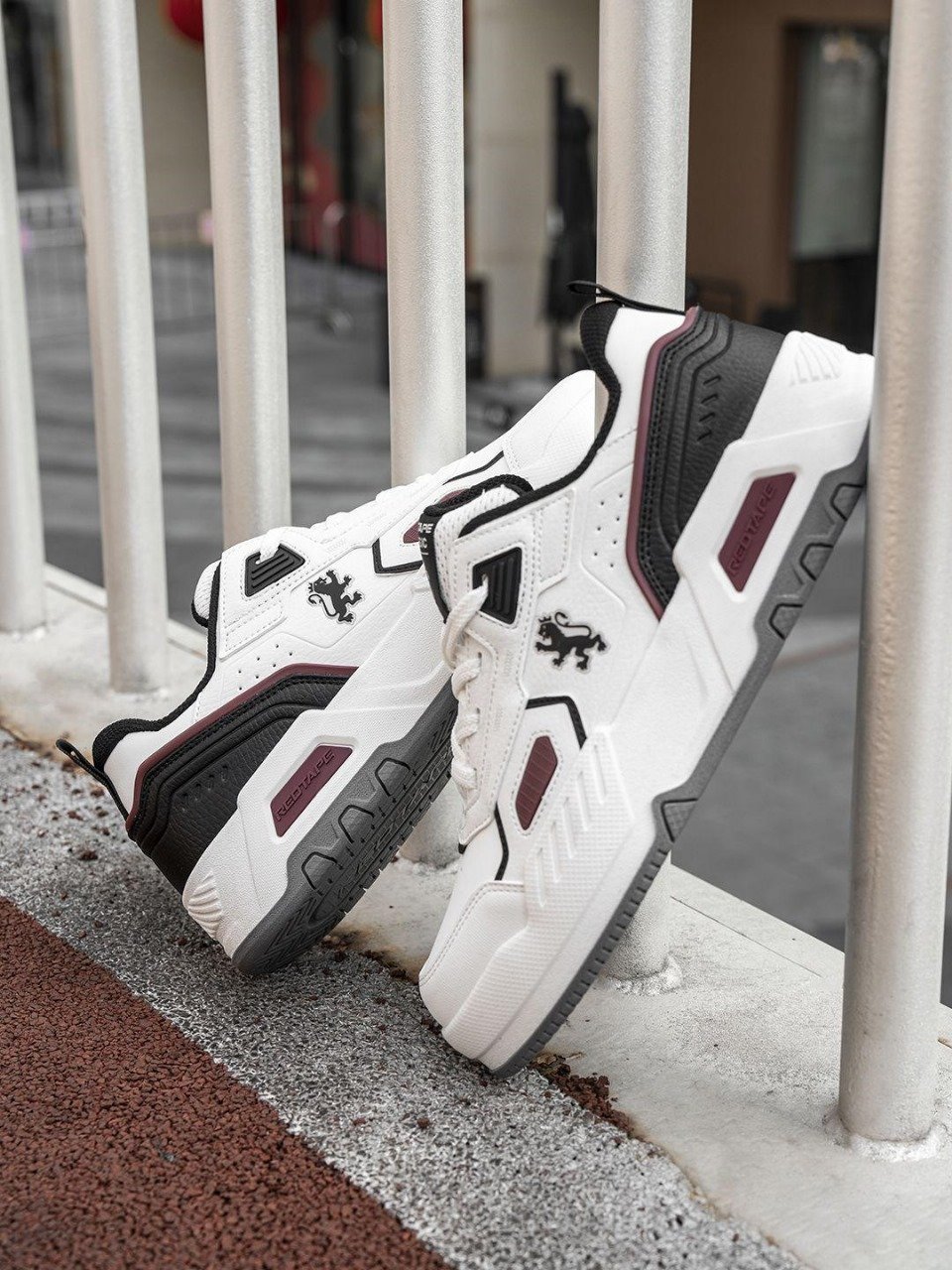 Redtape 𝐒𝐧𝐞𝐚𝐤𝐞𝐫_img_1