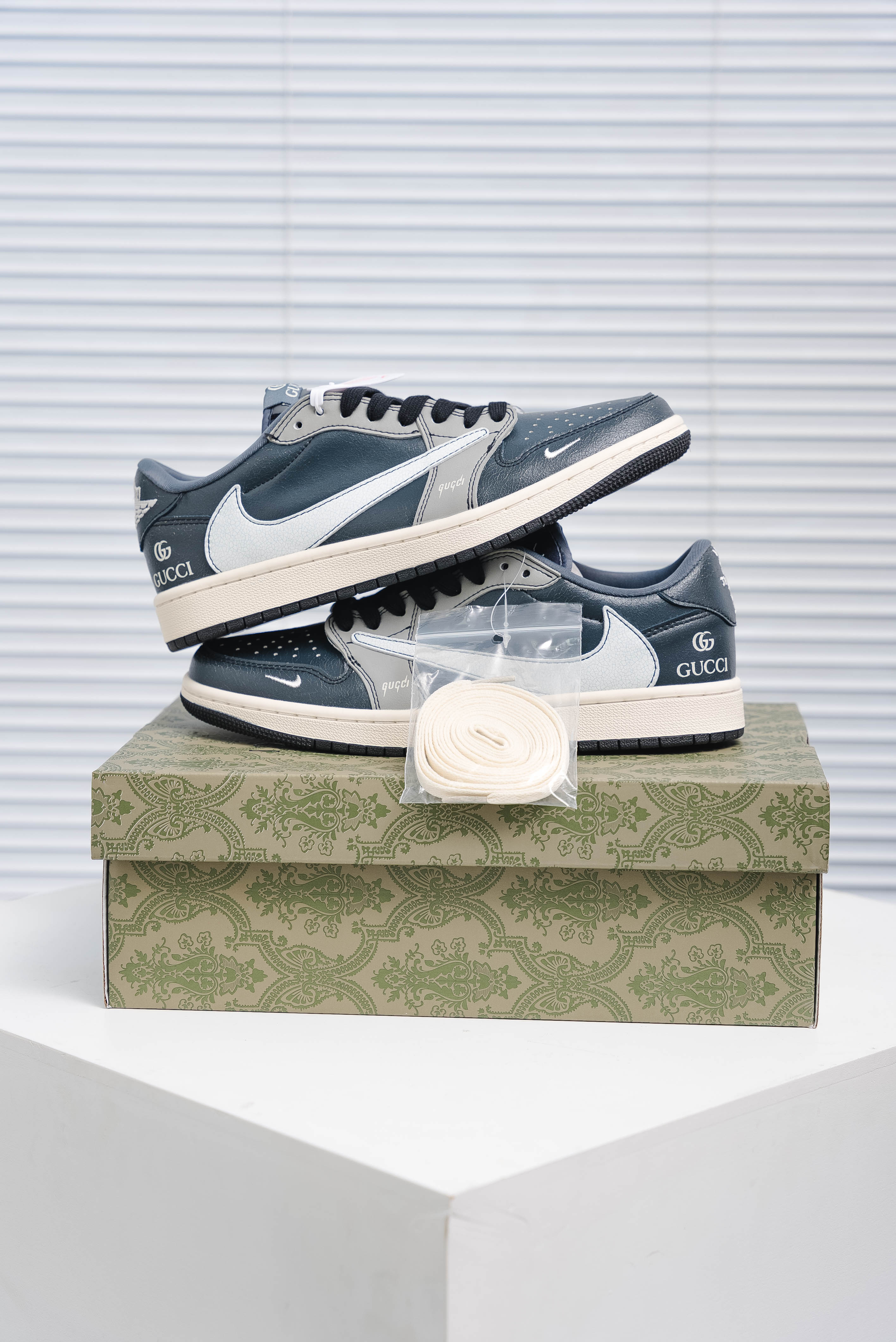 Nike Air Jordan 1 Low x Gucci (1:1)_img_0