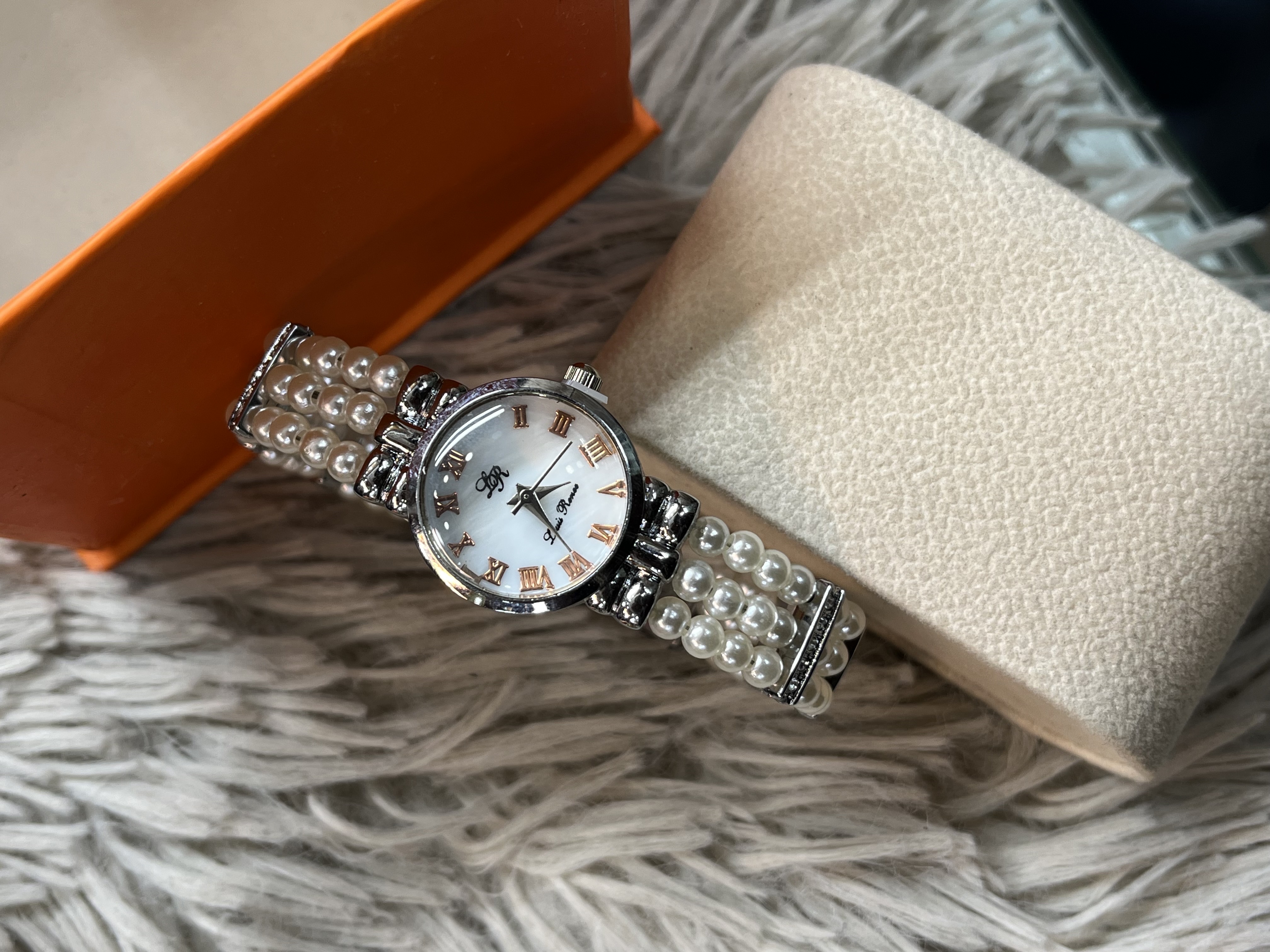 ladies,, watch_img_2