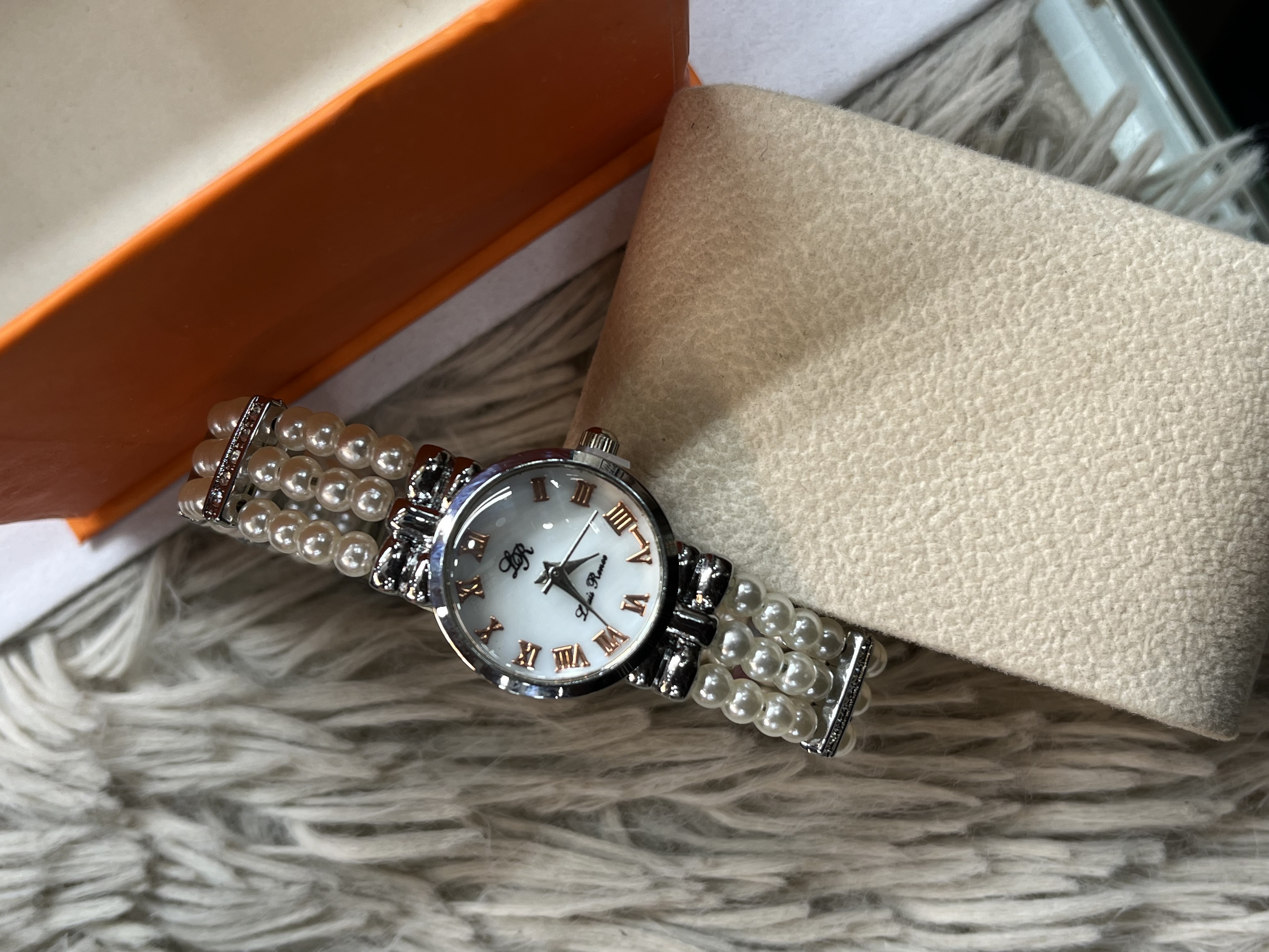 ladies,, watch_img_4