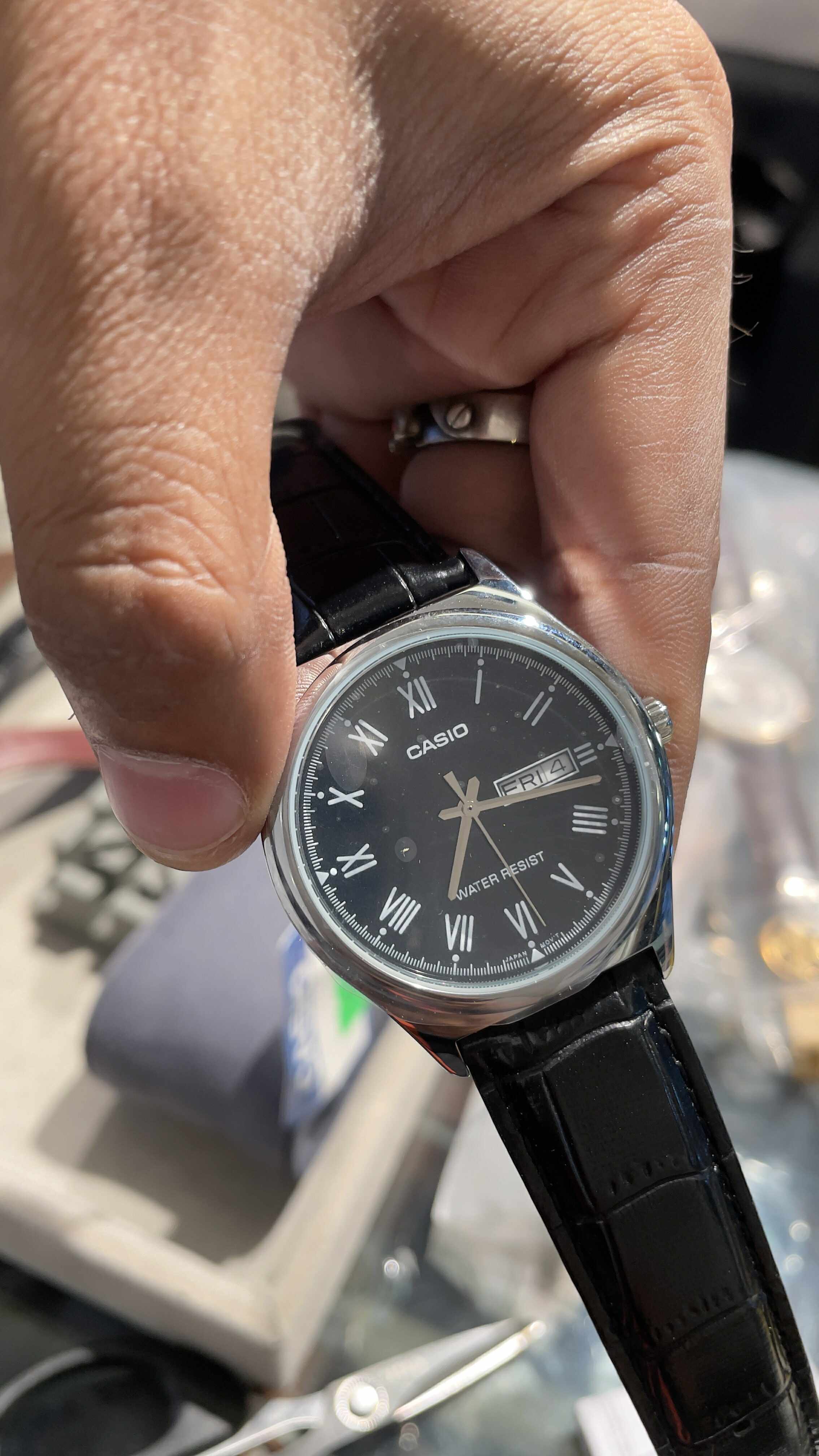 Casio MTP-V006L-1B analog men's watch black dial