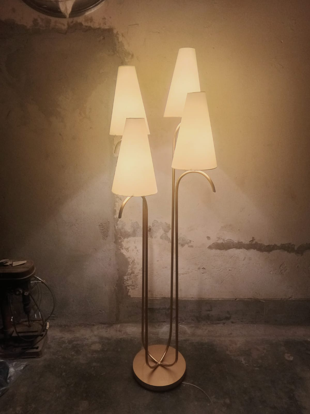 Iron Corner stand lamp._img_1