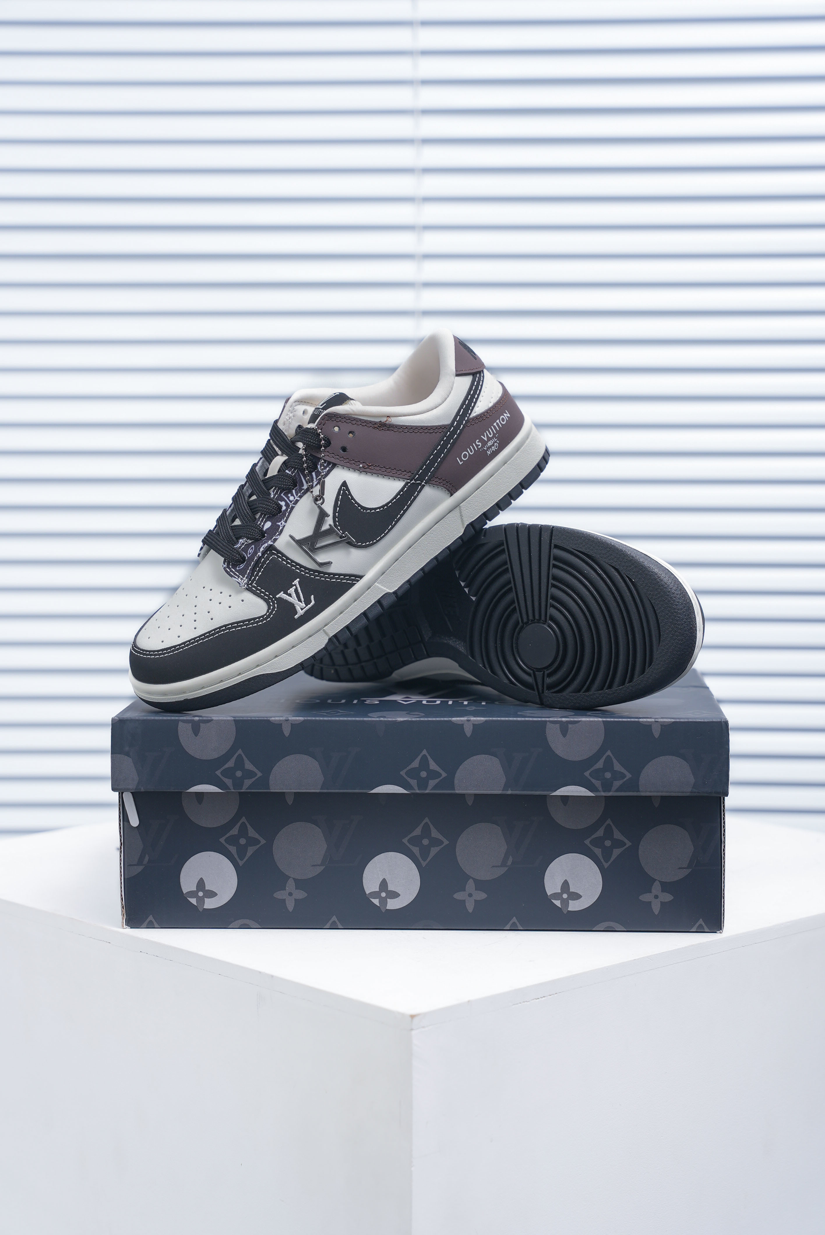 Louis Vuitton x Nike SB Dunk Low (1:1)_img_0