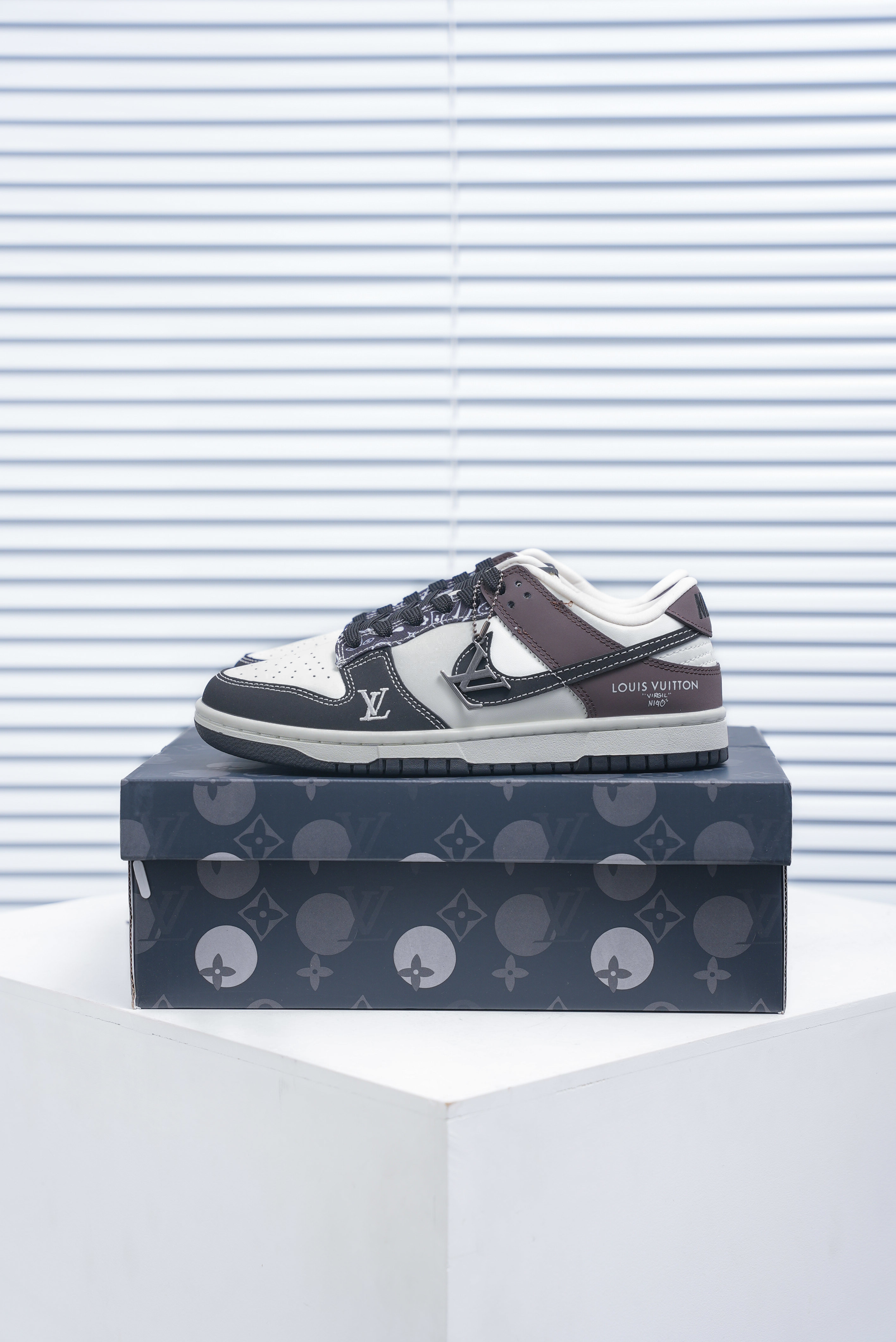 Louis Vuitton x Nike SB Dunk Low (1:1)_img_4