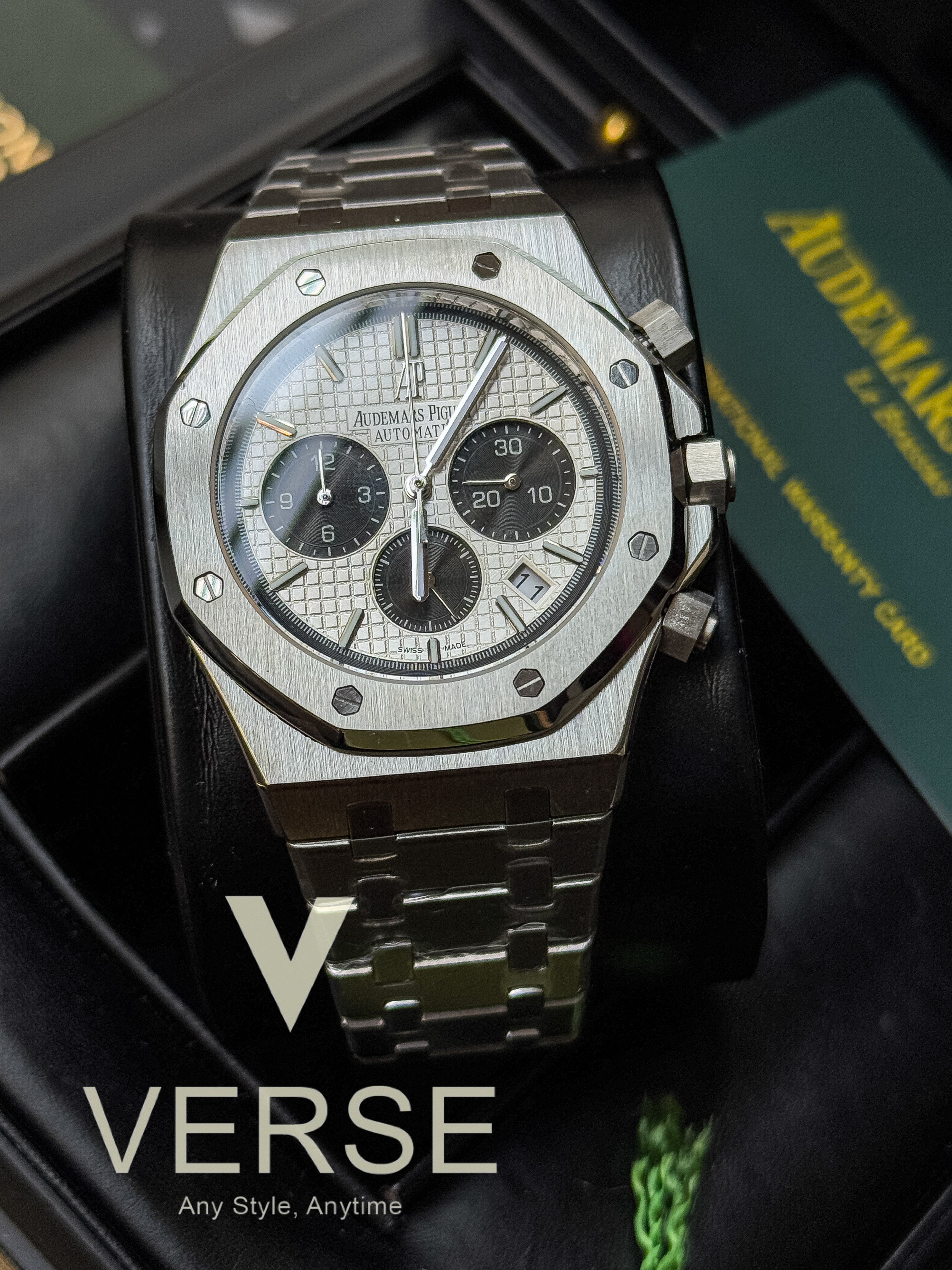 Audemars Piguet Royal Oak Chronograph 26331ST – 41 mm Stainless Steel, Silver “Panda” Dial, Integrated Bracelet AAA