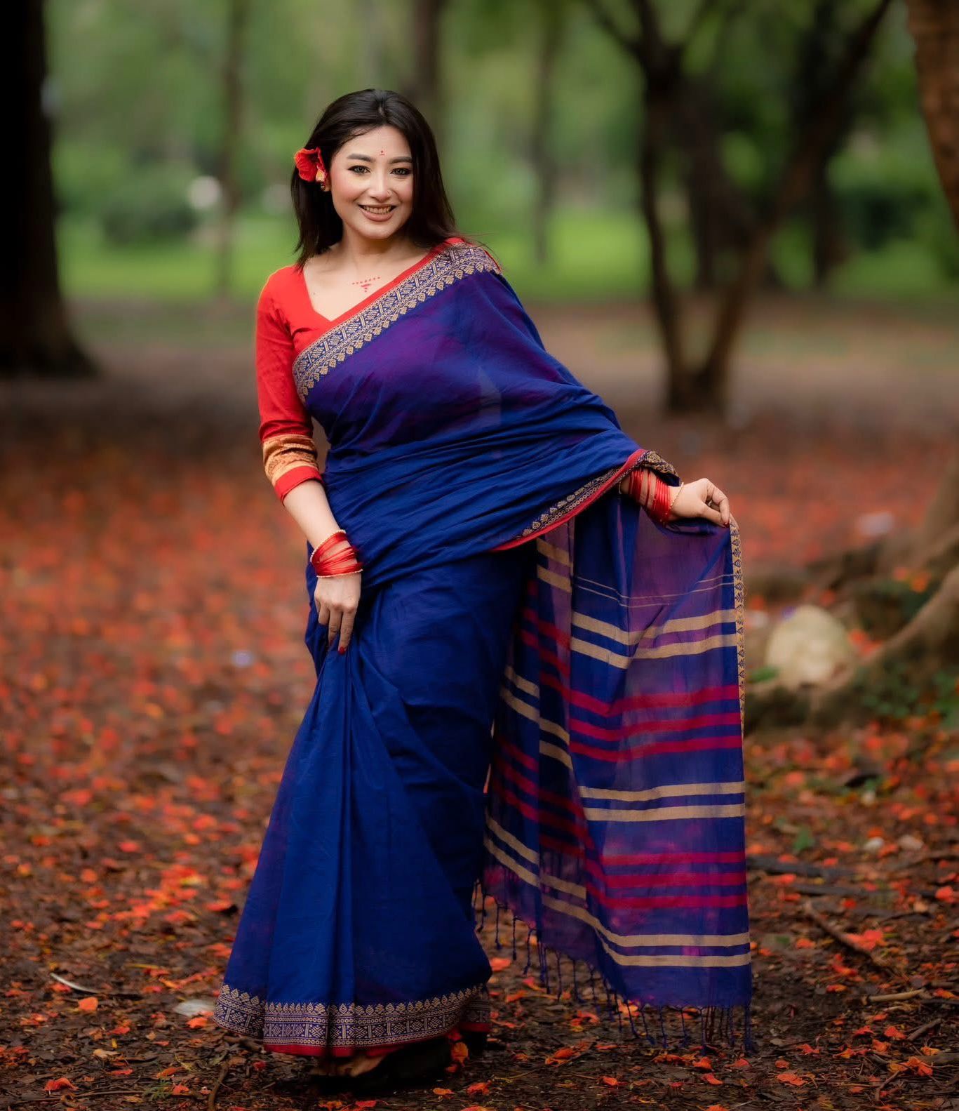 নীল অন্তরীক্ষ | টাংগাইলে এর হেন্ডলোম শাড়ী |