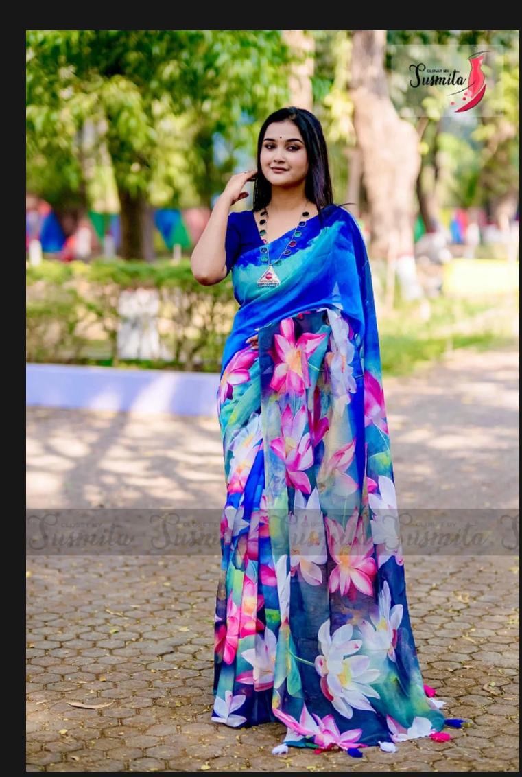 চান্দেরি সিল্ক ডিজিটাল প্রিন্টেড ট্যাসেল শাড়ি