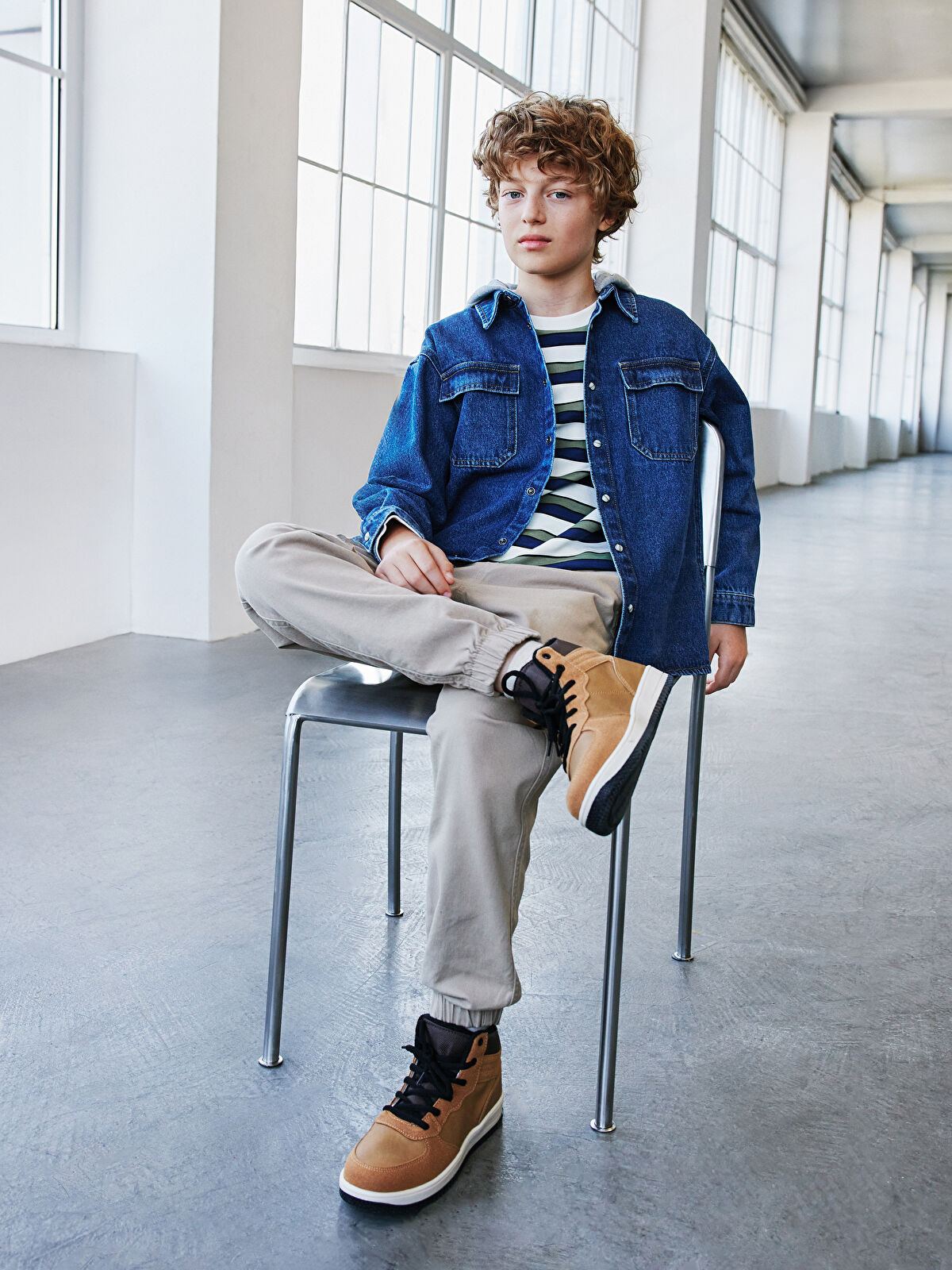 Lc Waikiki kids Relaxed Fit Hooded Boy's Denim Shirt_img_0