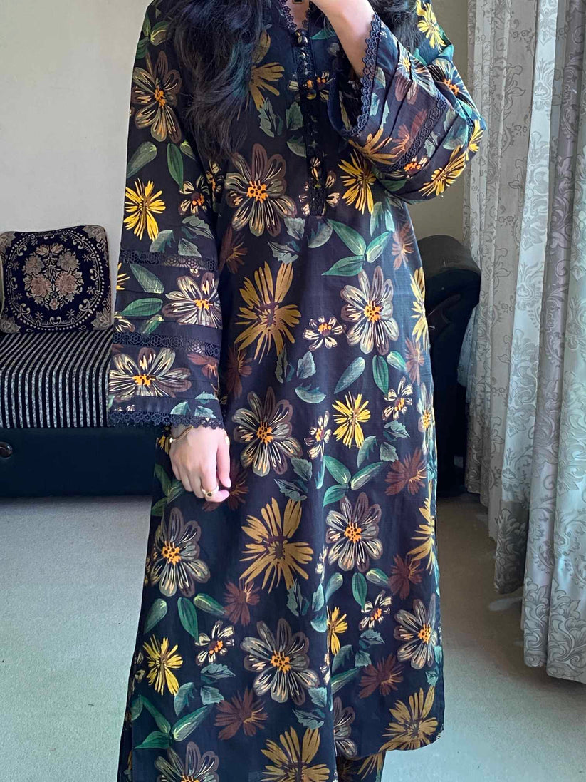 Black Flora Stitched Three Piece_img_2