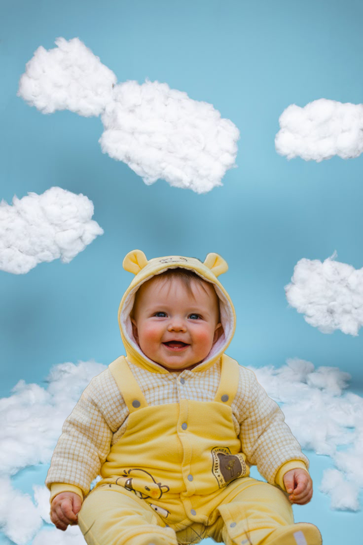 মক-সাসপেন্ডার হুডযুক্ত প্রিমিয়াম কোয়ালিটি রম্পার (০-১২ মাস) - Image 2