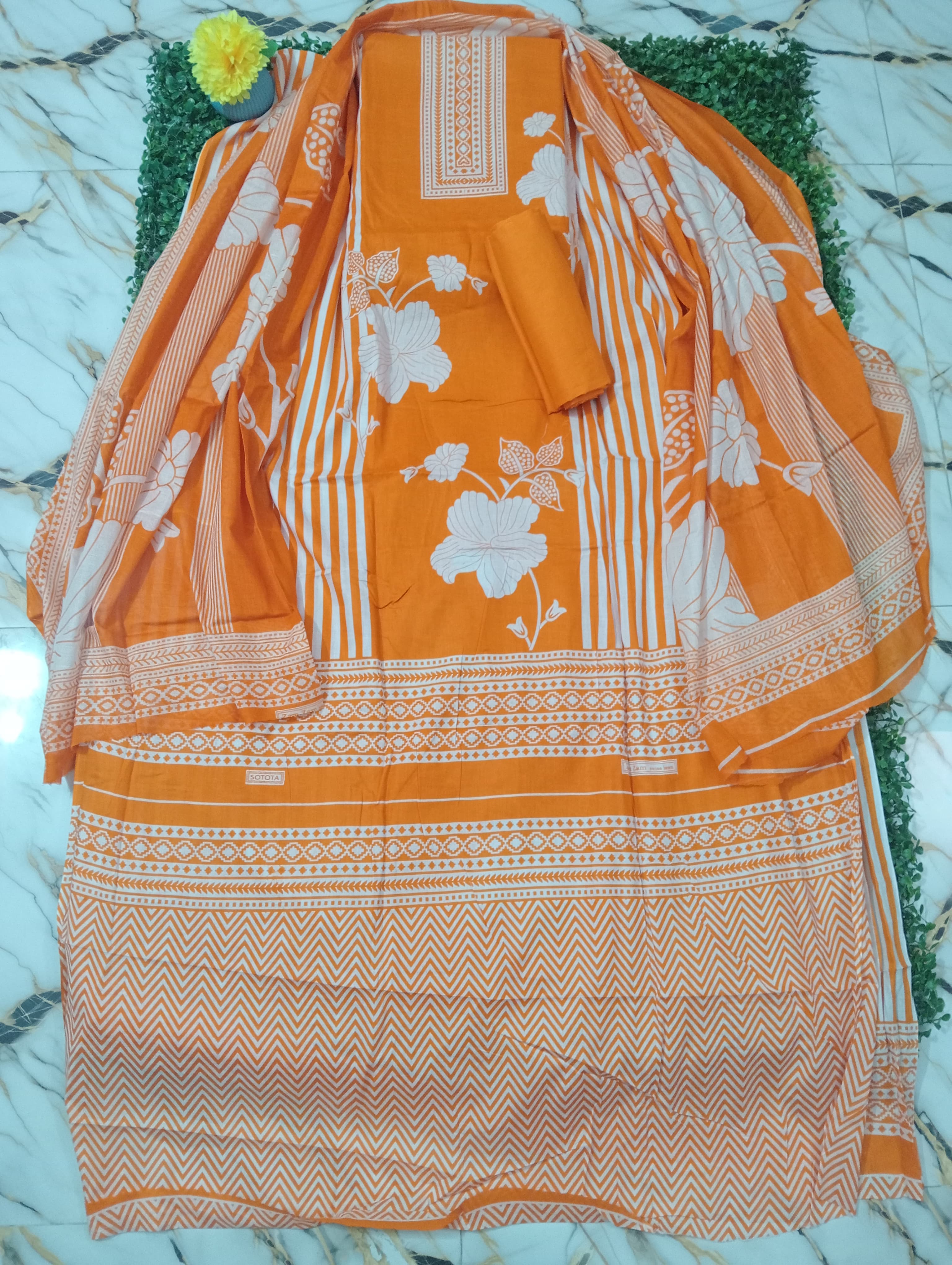 জমজম সুইস লোন থ্রি-পিস (Unstitched)