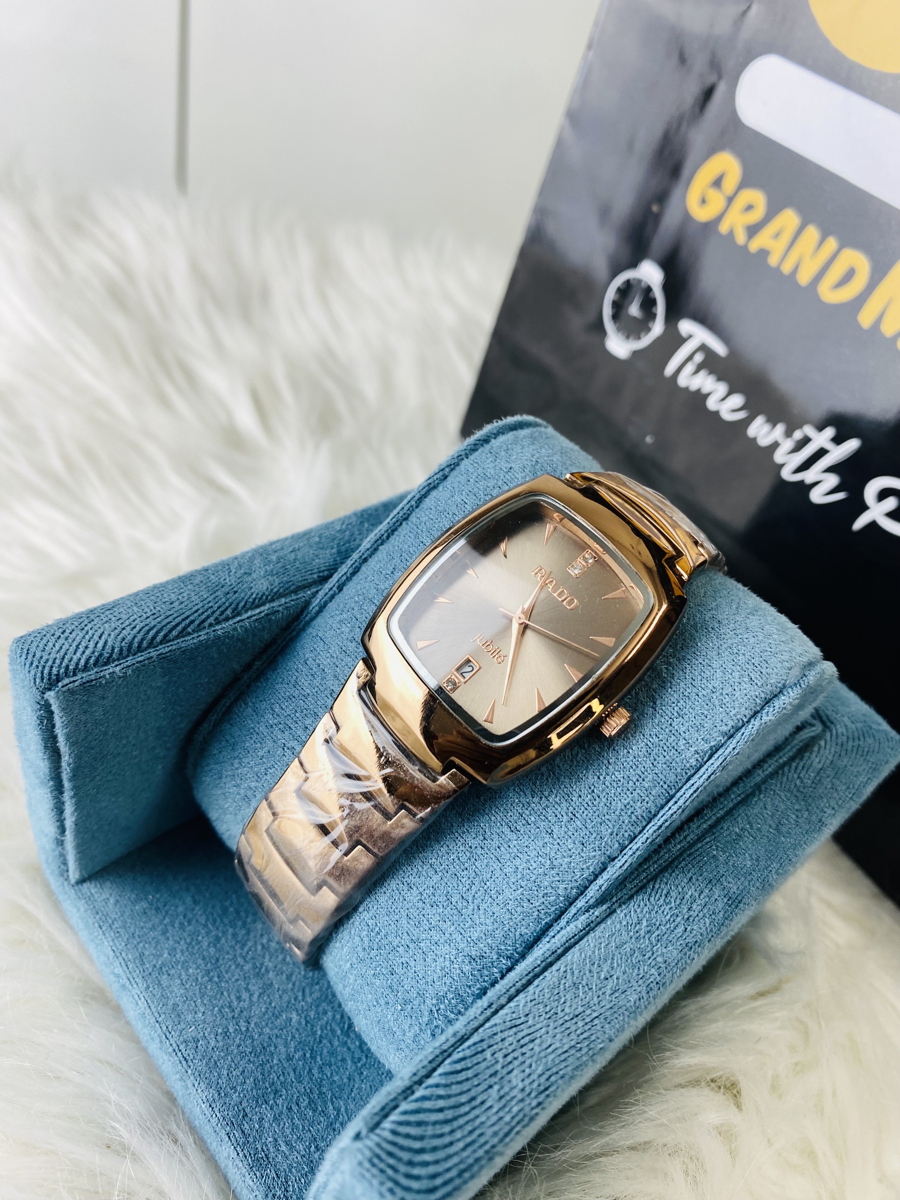 Budget friendly men watch