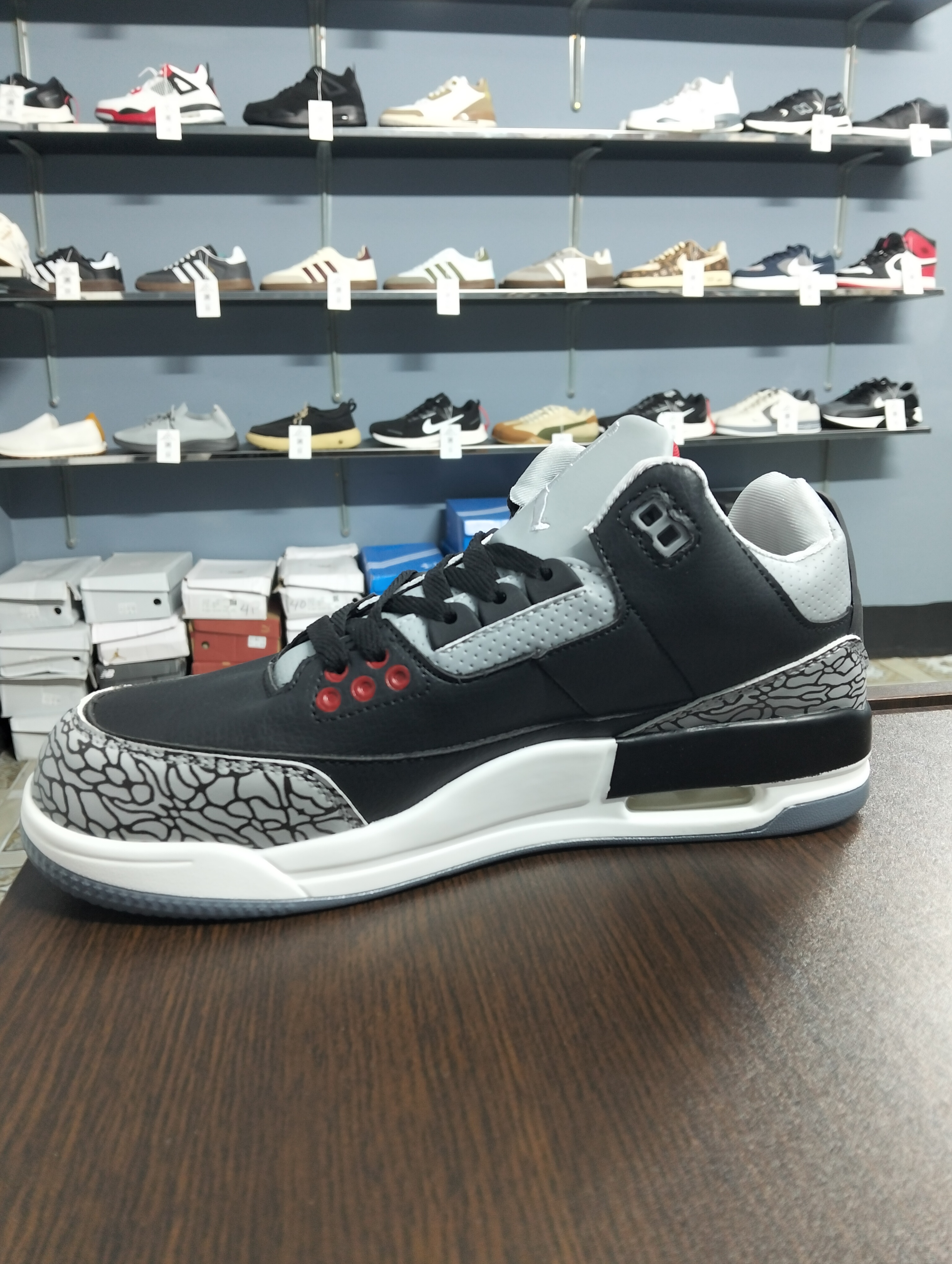Jordan 3 Black_img_2