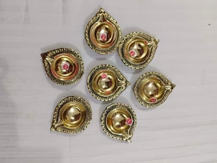 পিতলের এক প্রদীপ সাইজঃ২ - Image 1