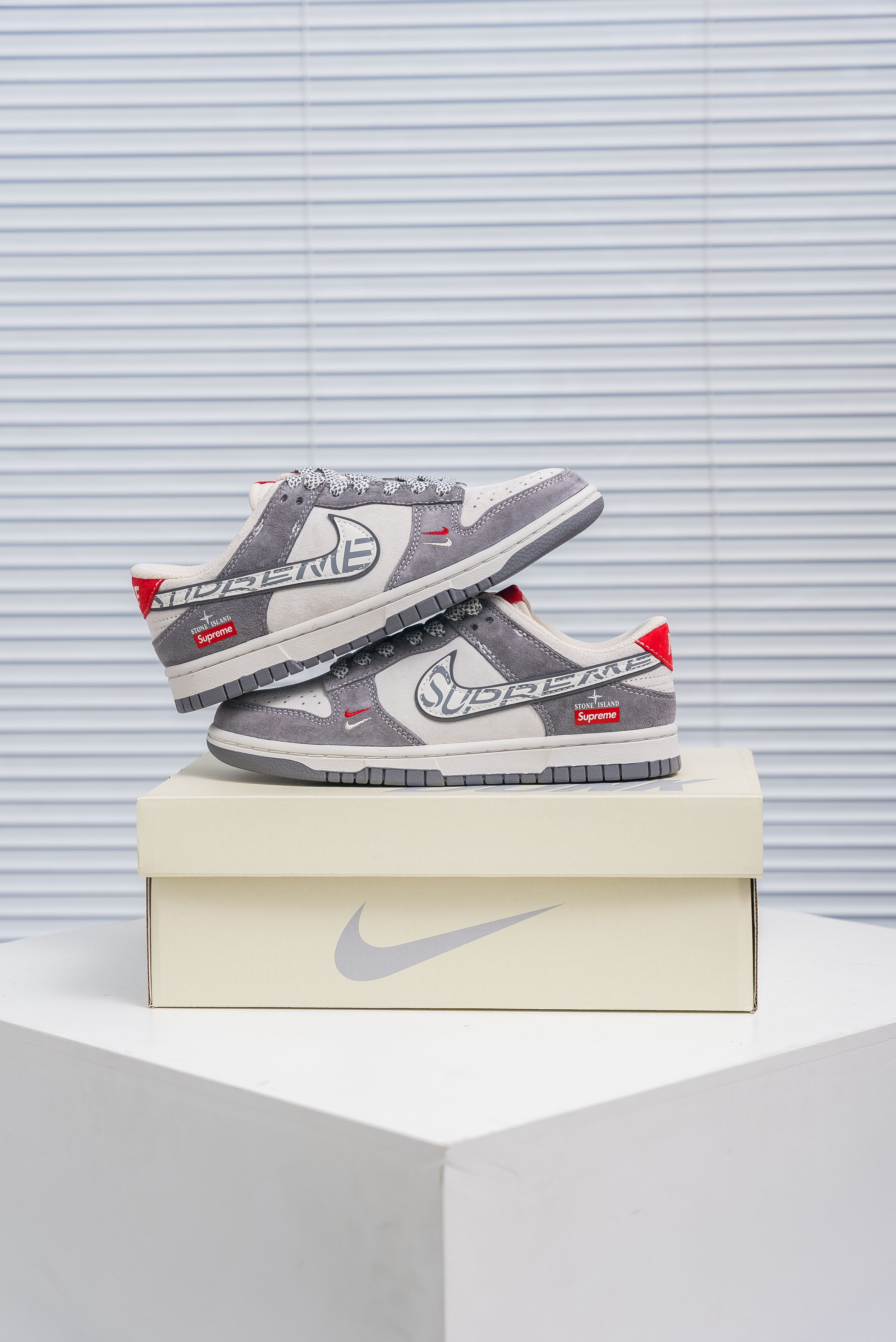 Nike SB Dunk Low x Supreme (1:1)_img_1