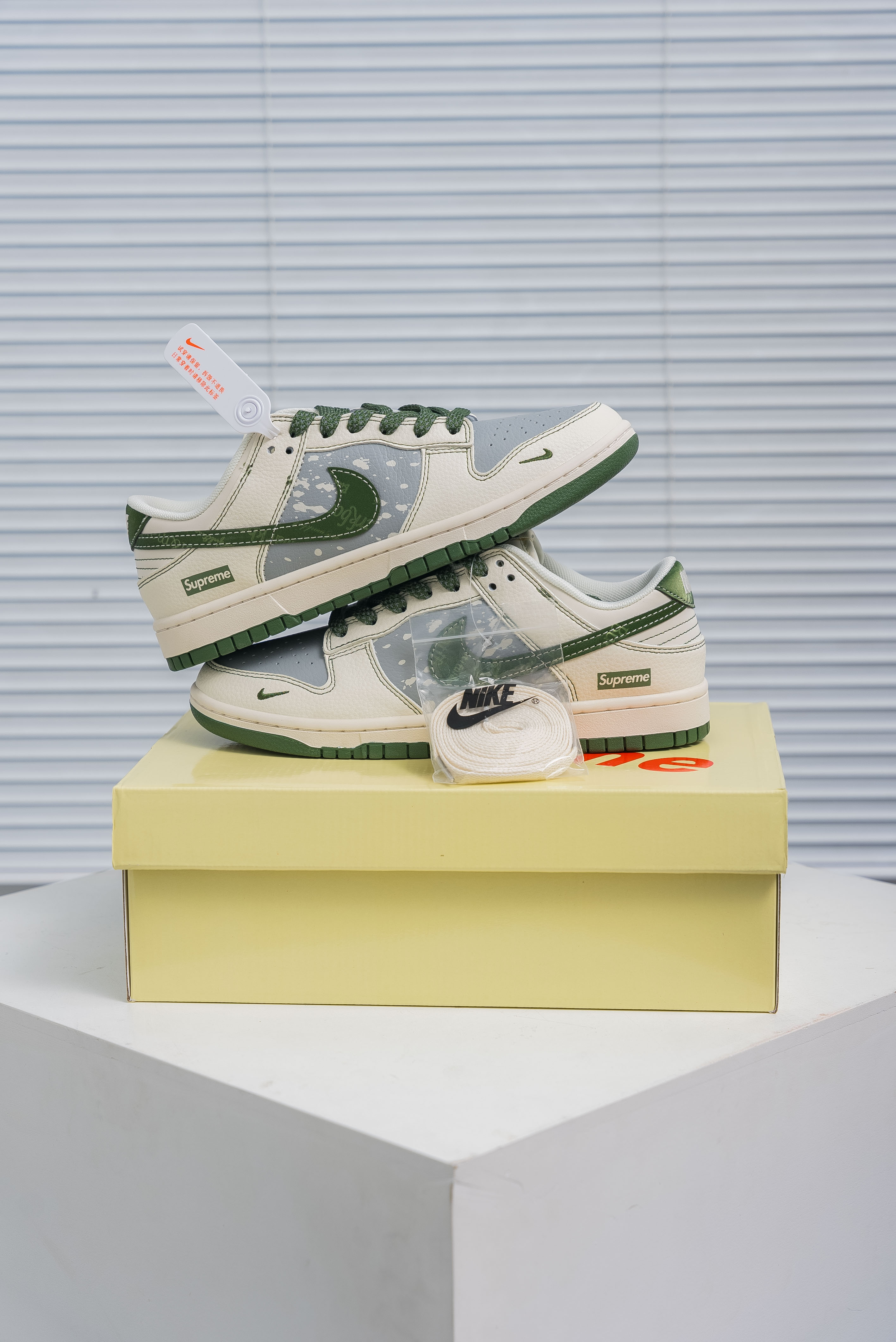 Nike SB Dunk Low x Supreme (1:1)_img_1