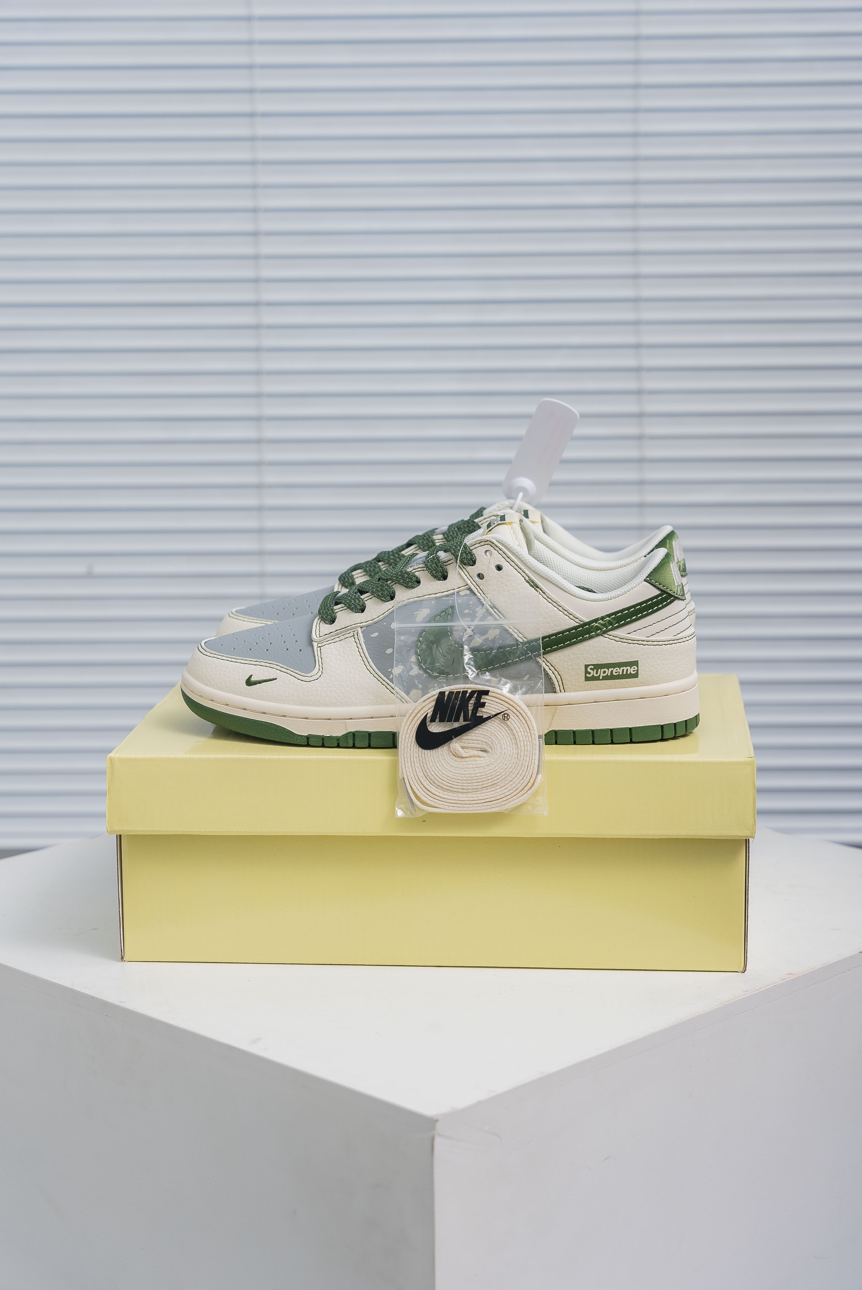 Nike SB Dunk Low x Supreme (1:1)_img_4