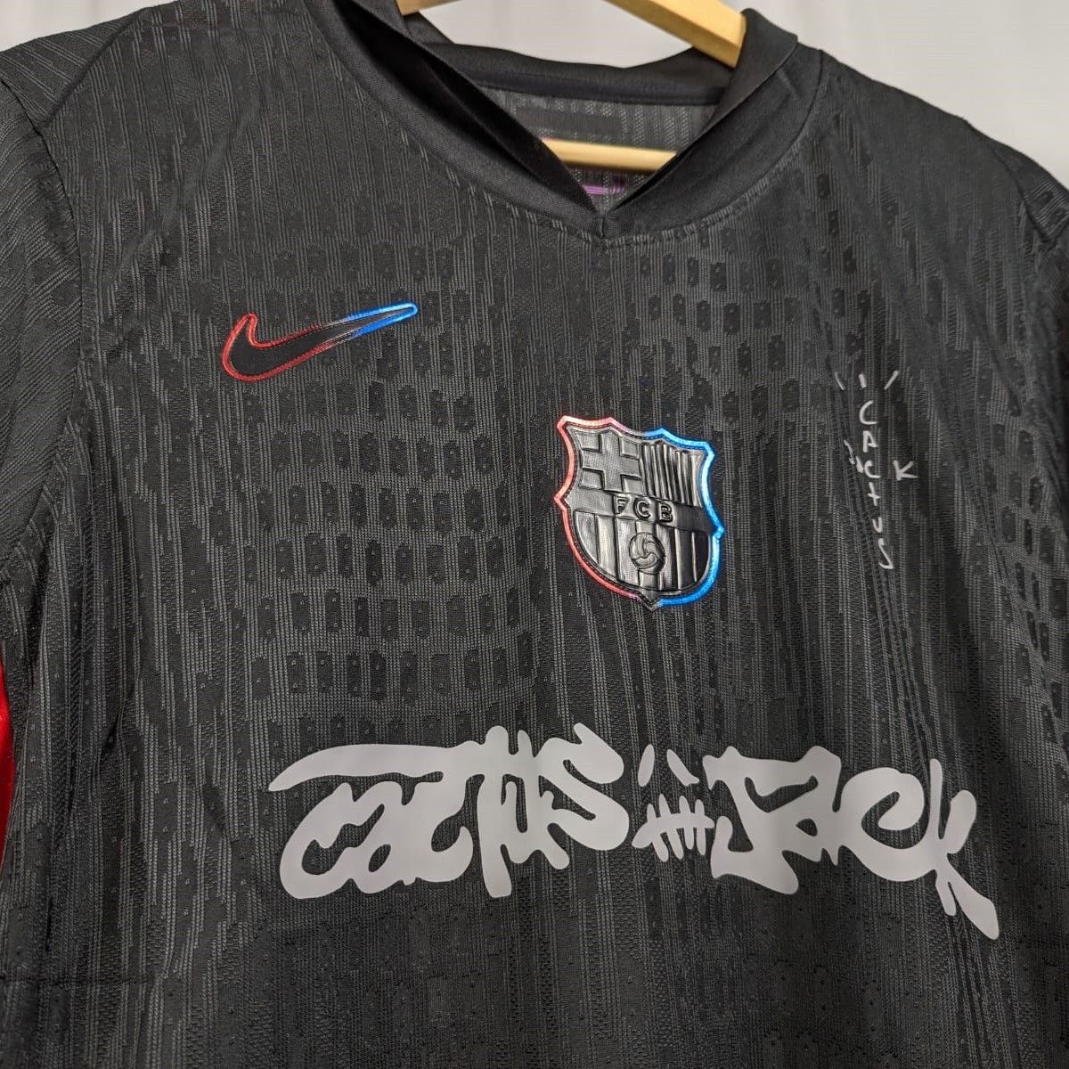 Barcelona Travis Scott kit_img_2