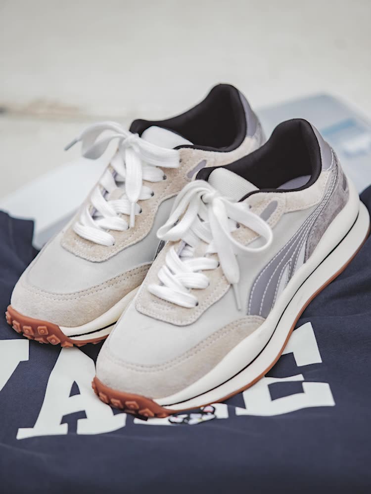 Retro White Running Shoes_img_0