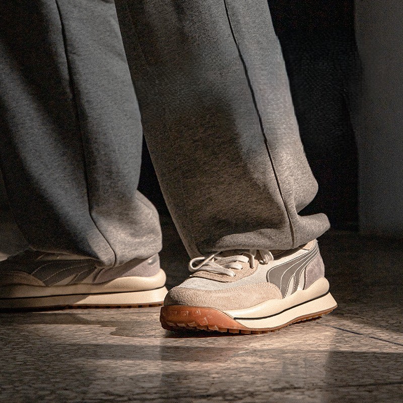 Retro White Running Shoes_img_2