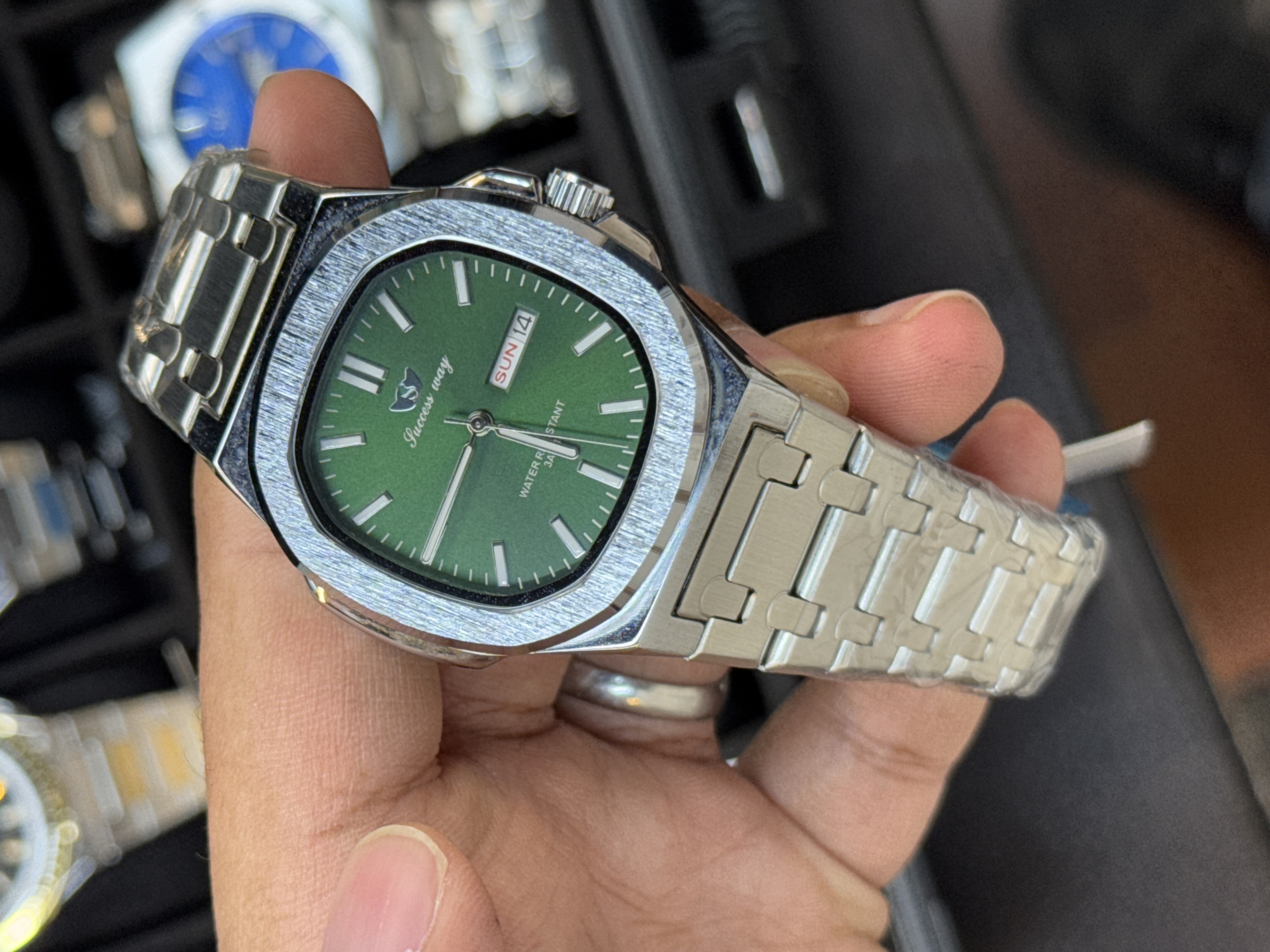 success way L 208 | Single Tone Green