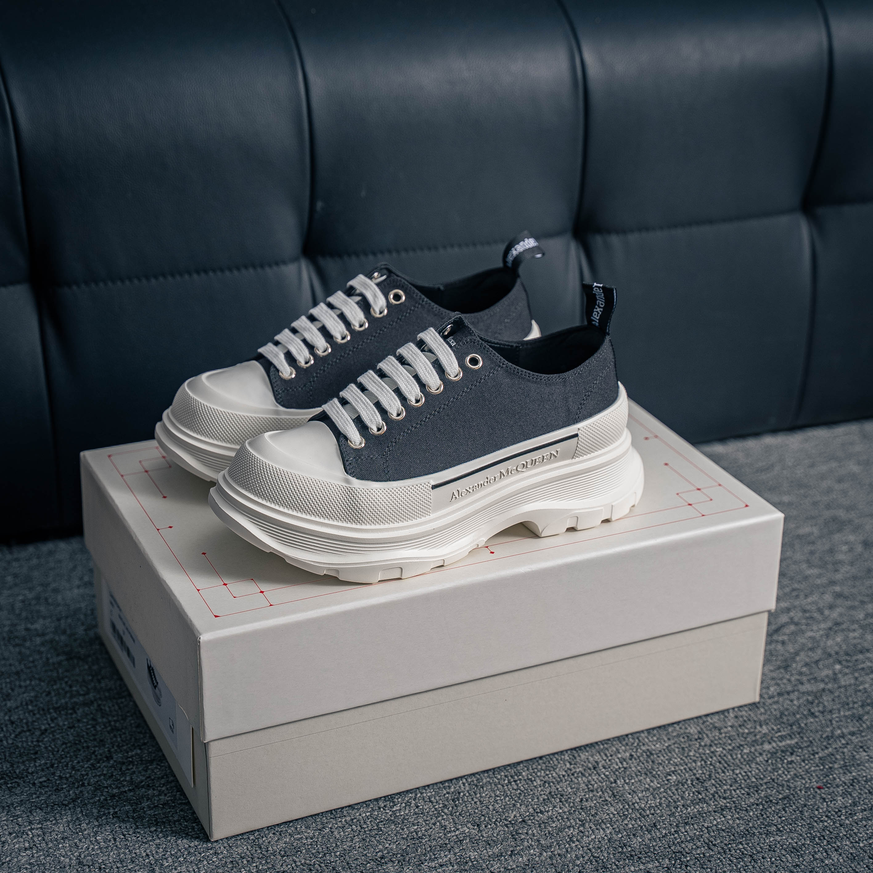 Alexander McQueen Tread Slick Lace Up sneakers. (1:1)_img_3