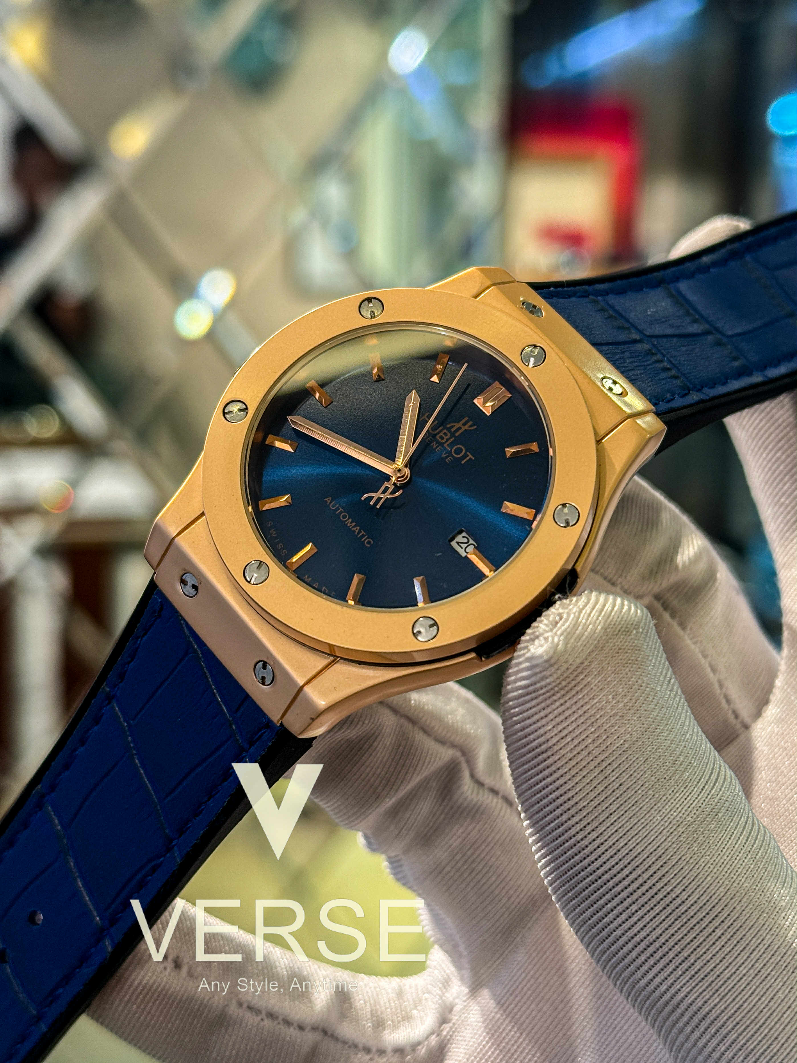 Hublot classic fusion auto rose gold case blue belt
