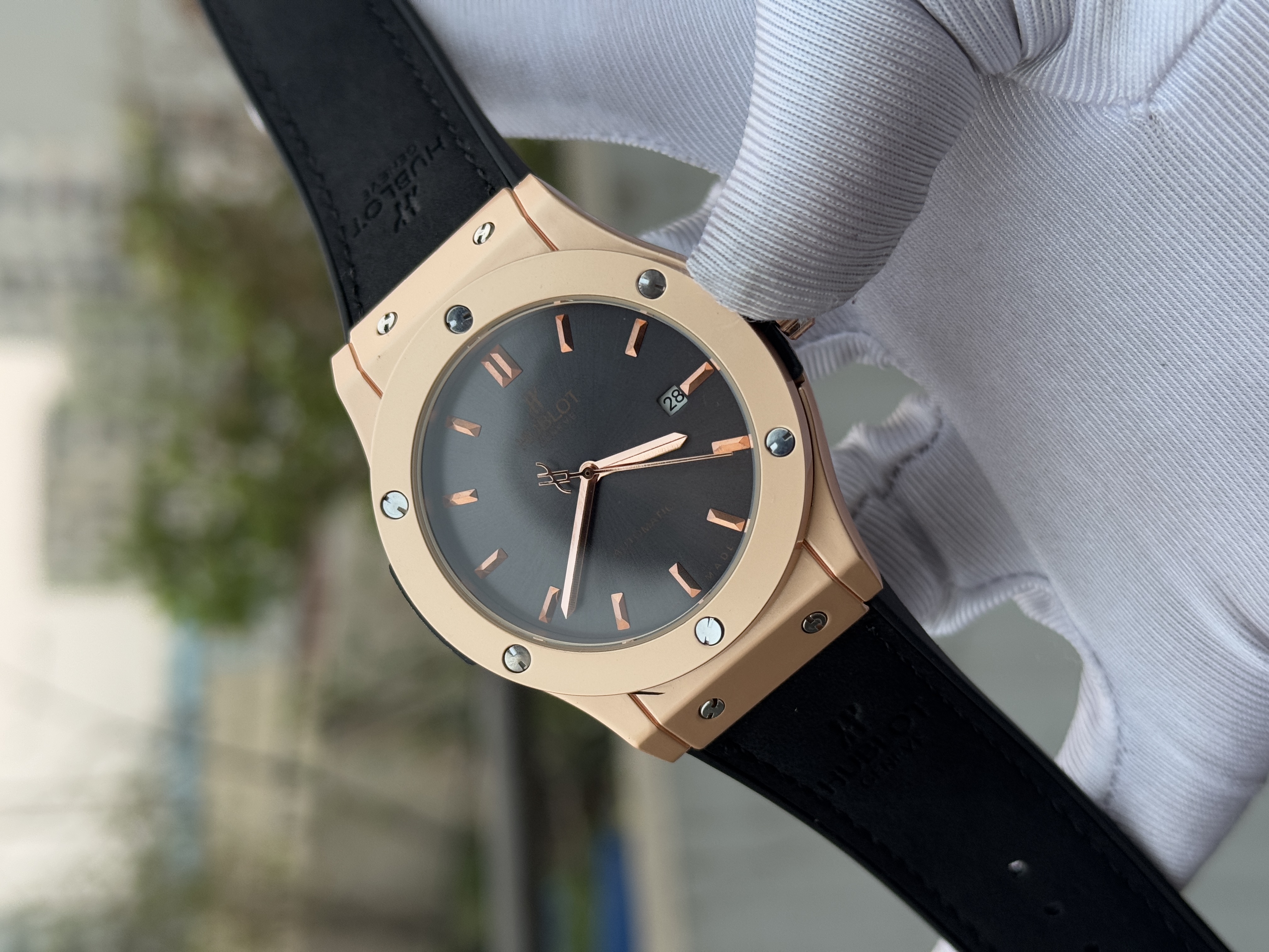 Hublot classic fusion auto rose gold case black belt