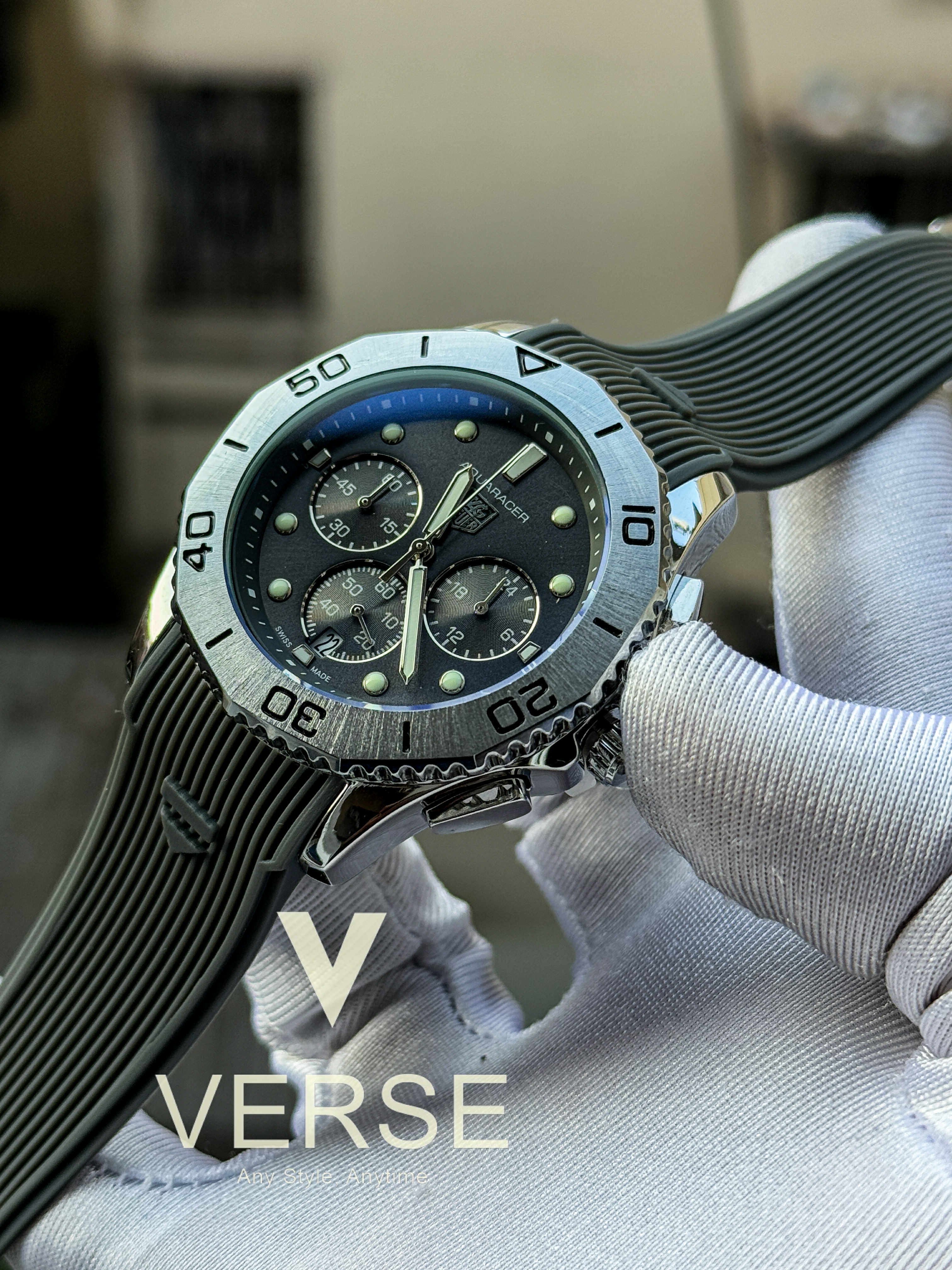 Taghuer aquaracer grey belt silver case