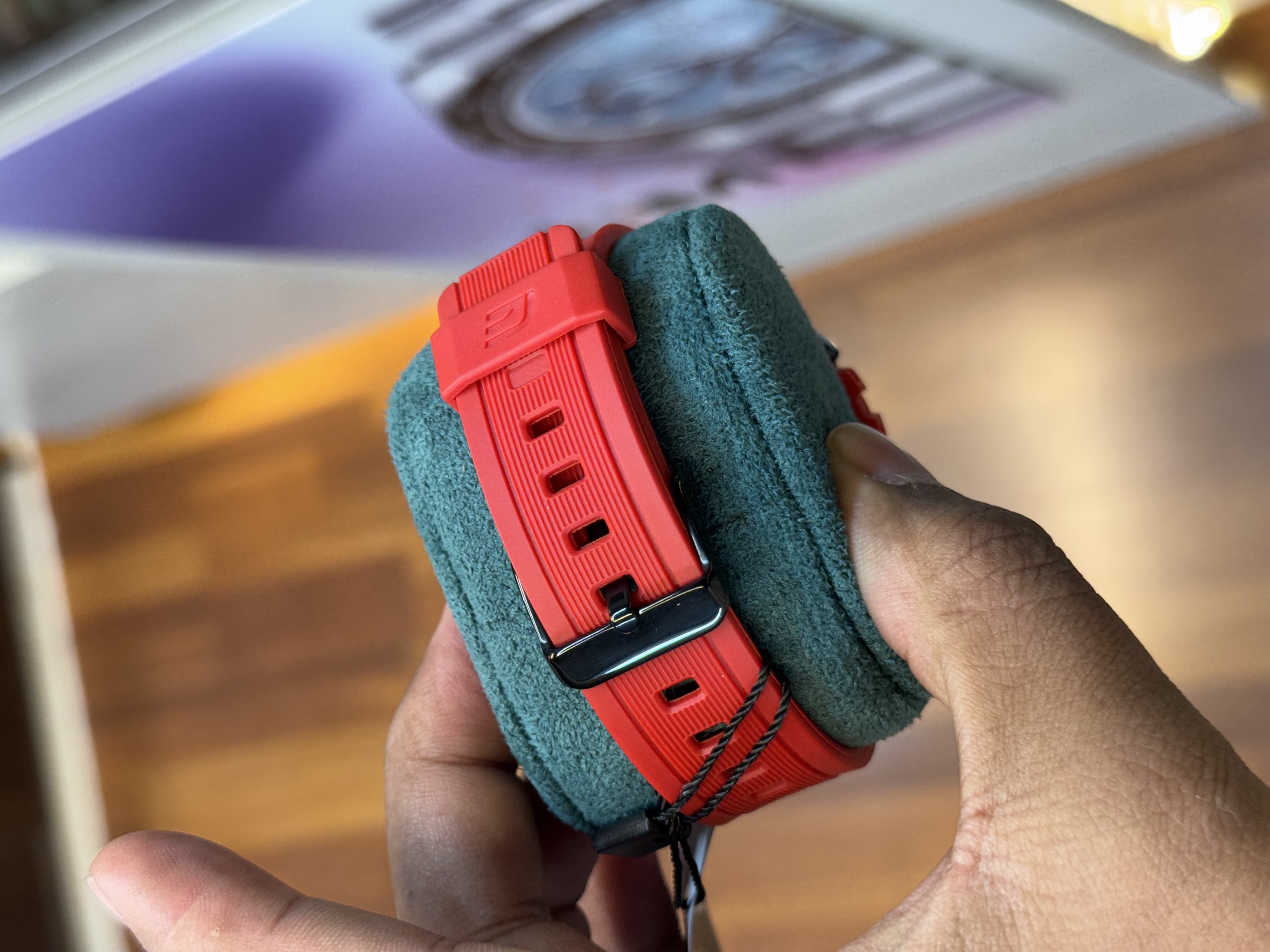 Edifice master grade | Japan movement, red silicon_img_1