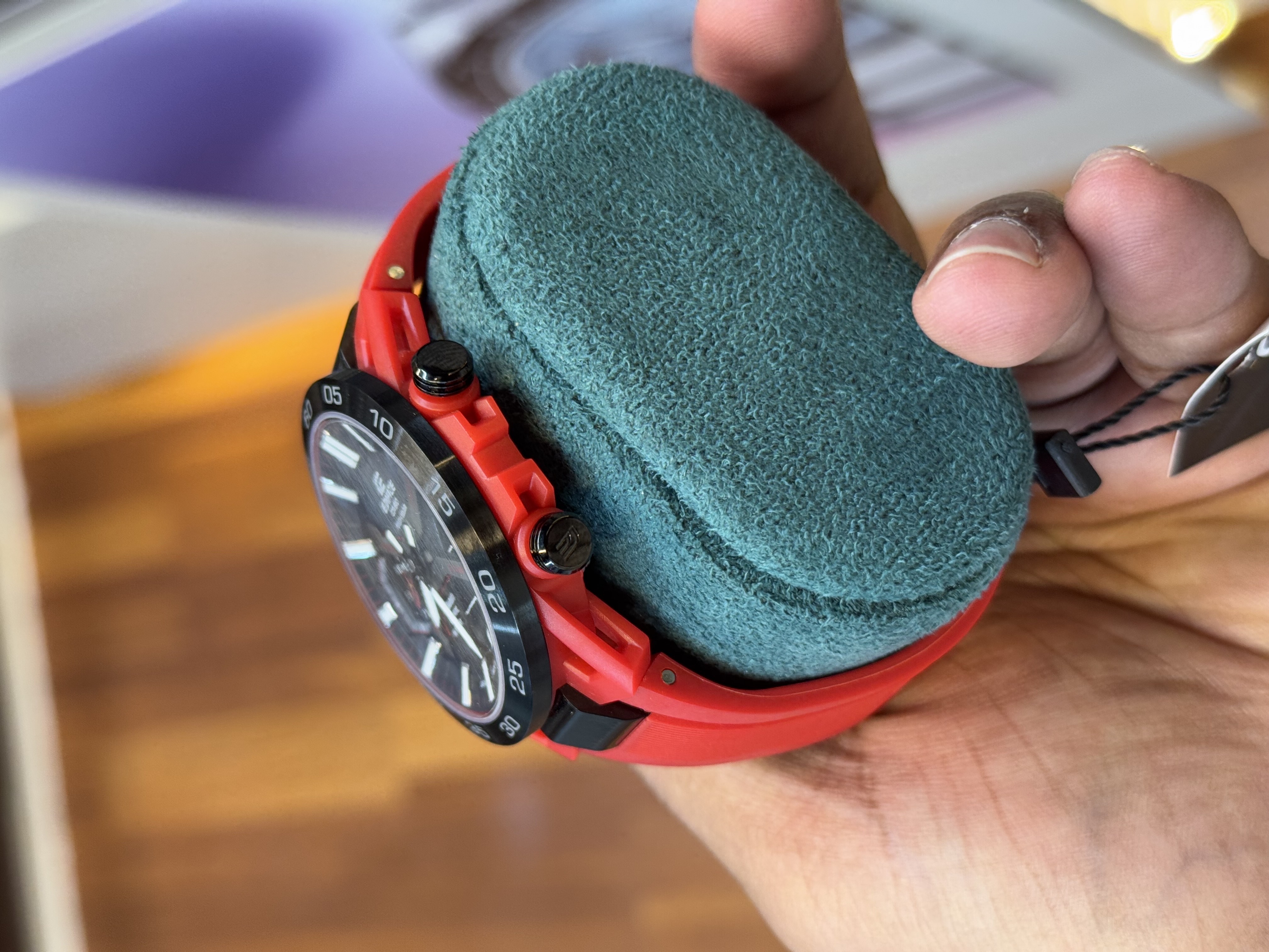 Edifice master grade | Japan movement, red silicon_img_3