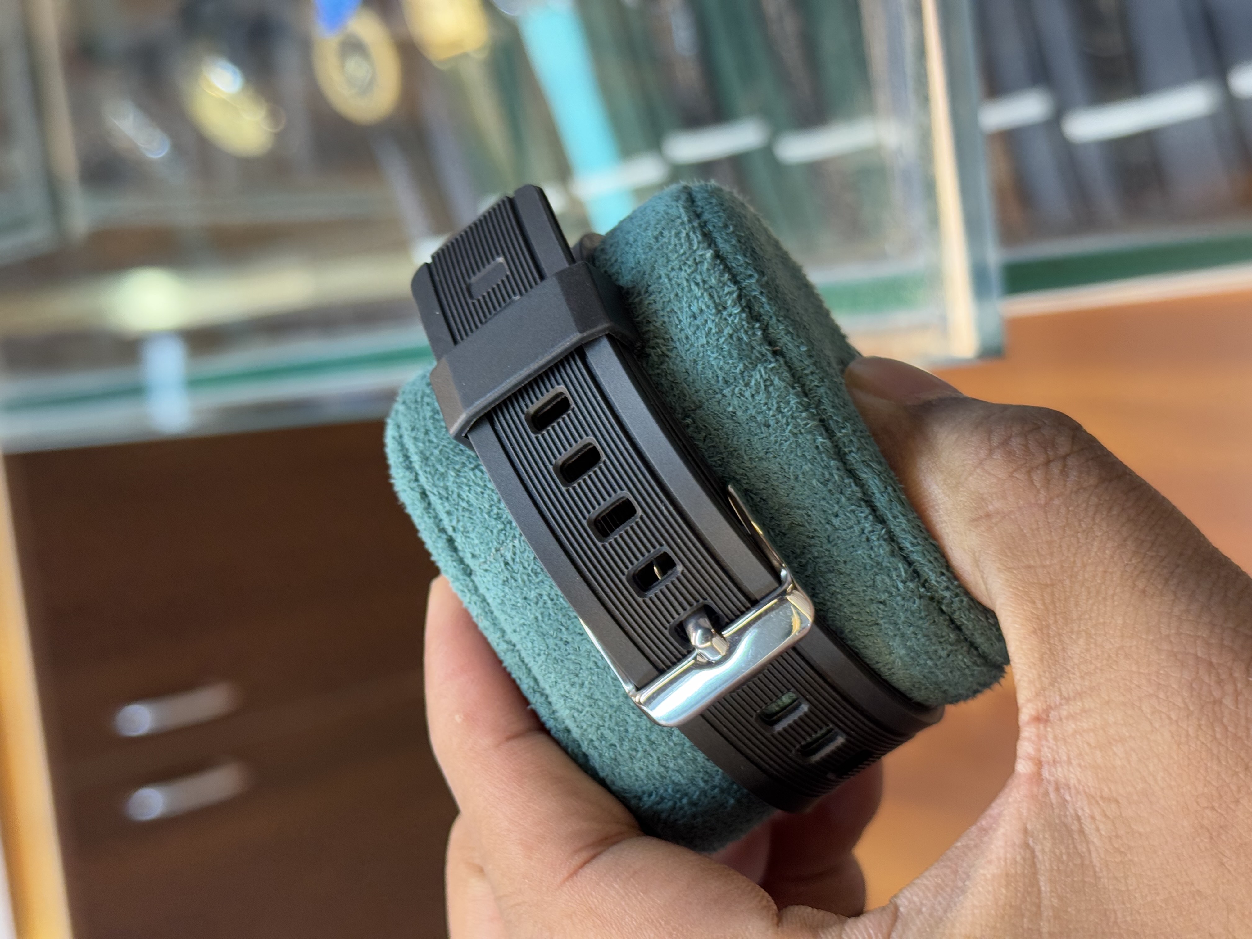 Edefice master grade silicon, black strap_img_1