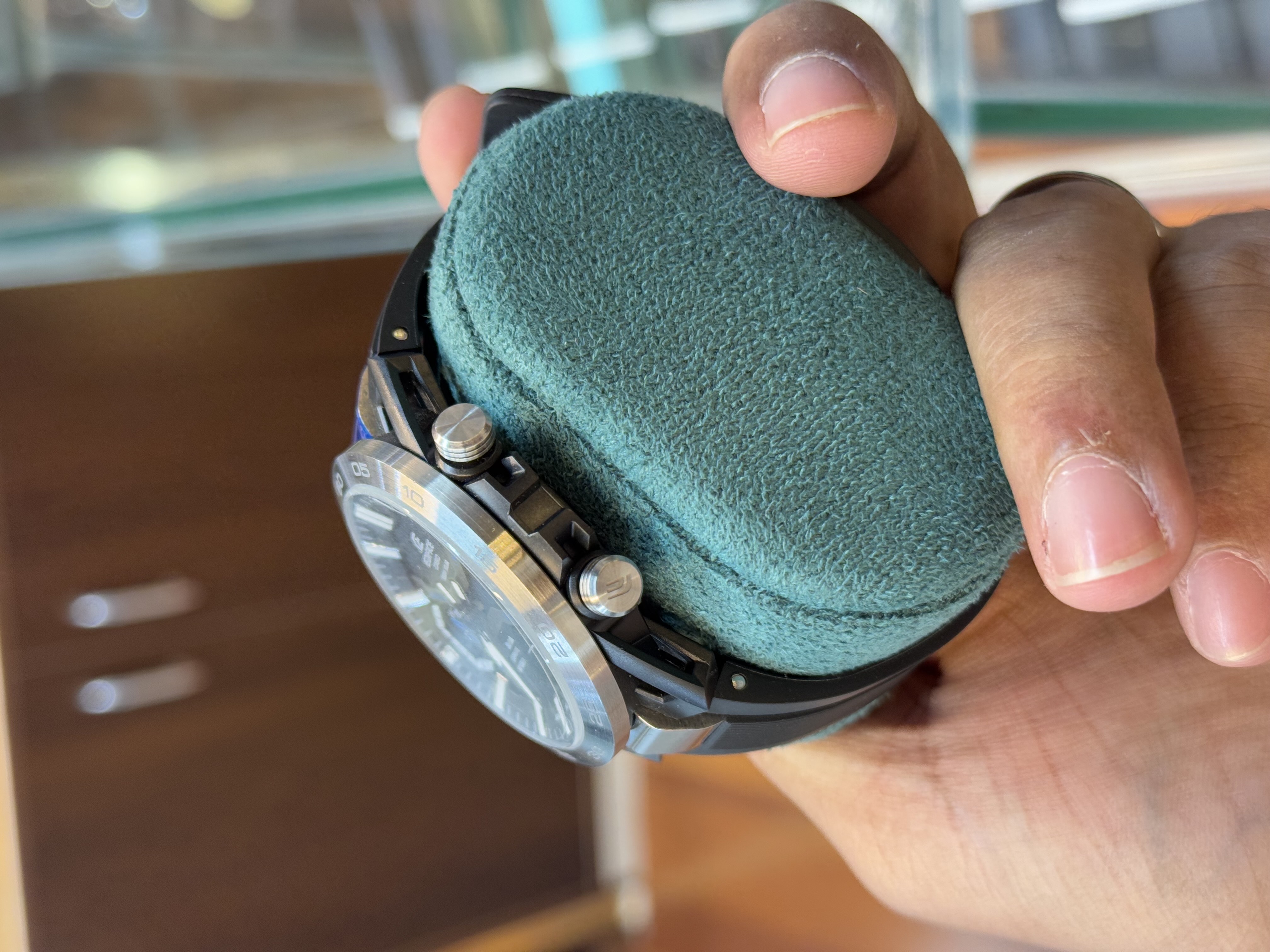 Edefice master grade silicon, black strap_img_2