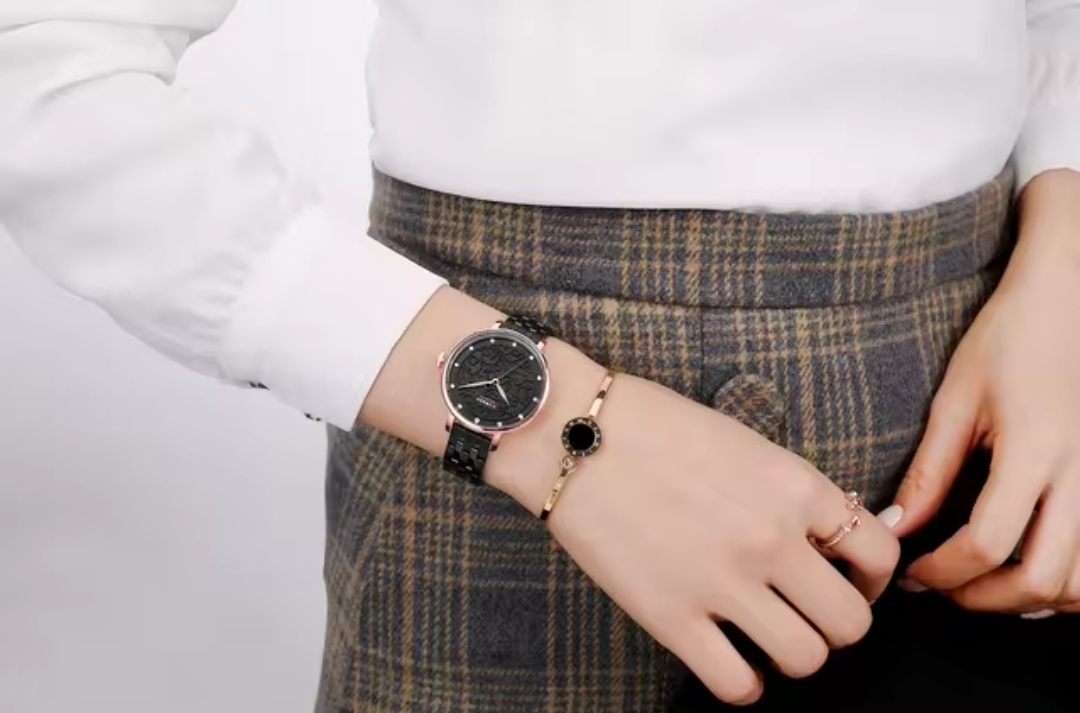 Curren 9046 Ladies Watch - Black Dial- Rose Golden Bezel- Black Chain- TF Code CR818CF_img_2