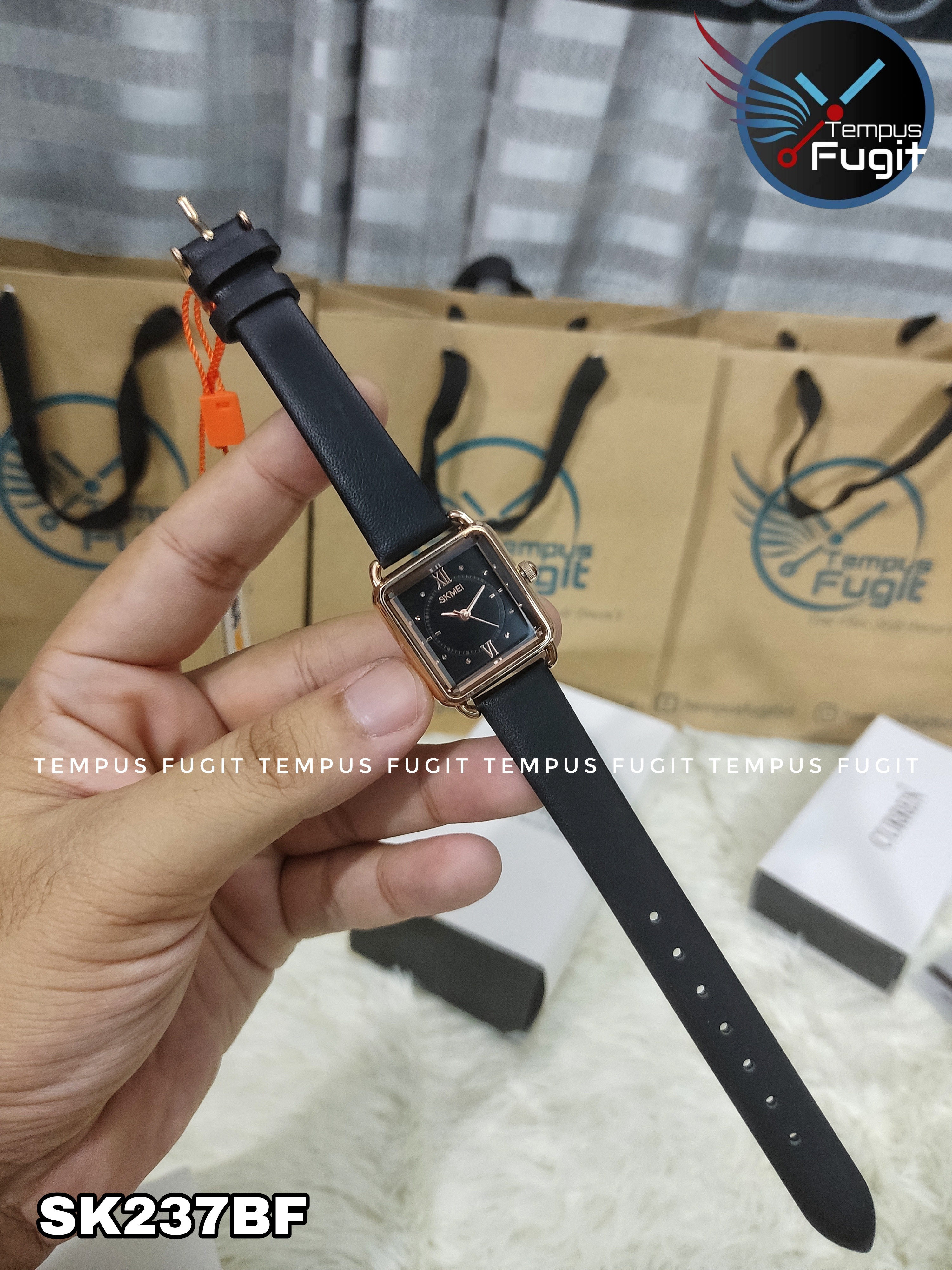 Skmei 1702 3D Glass Square Shaped Ladies Watch - Black Dial- Rose Golden Bezel- Black Belt- TF Code SK237BF_img_2