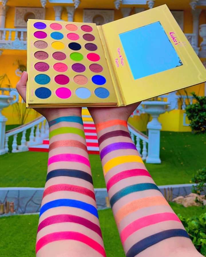 Kashee's Matte and Magic eyeshadow palette