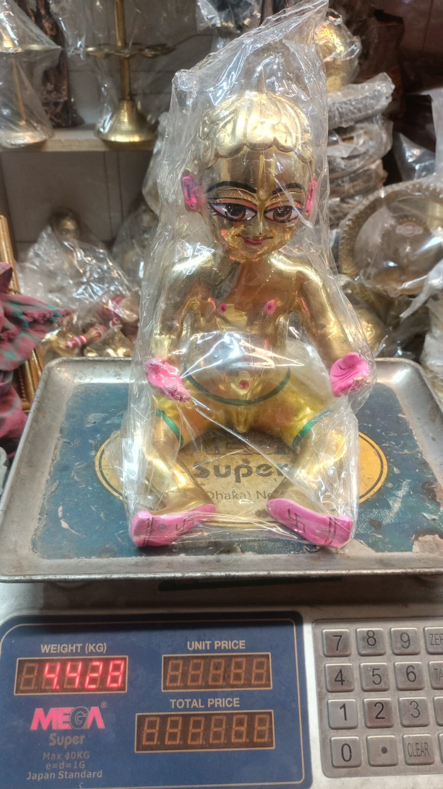 বৃন্দাবনী পিতলের বসা গোপাল - Image 3