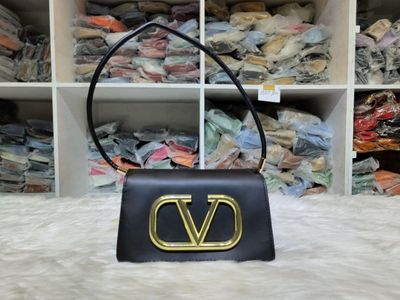 Valentino Small LOCÒ Shoulder Bag – Women’s Calfskin PU Leather Armpit Chain Bag | European & American Trend | Urban Simplicity Style_img_7