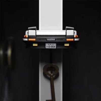 Toyota TRUENO AE86 Key Rack with Headlight and Battery (No BOX)_img_1
