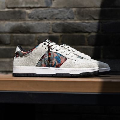 Premium Embroidery Sneakers_img_0