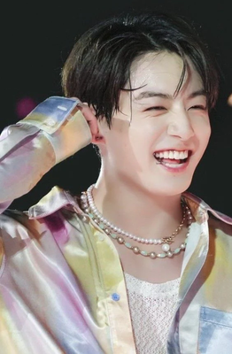 Jungkook Pearl Chain_img_1