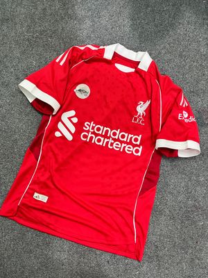 Liverpool 25/26 Home Kit_img_0