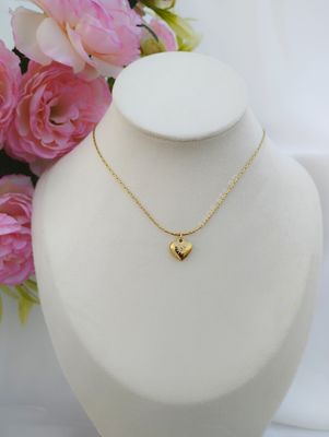 Corrine heart shaped pendant necklace_img_1