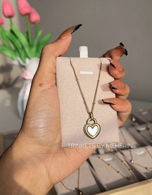 WHITE AND BLACK SHELL PENDANT_img_0