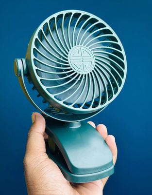 P8 USB Small Handheld Rechargeable Clip Fan_img_0