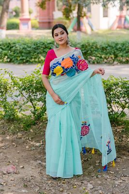 হাফসিল্ক শাড়ীতে এমব্রডাড়ী কাজ করা_img_1